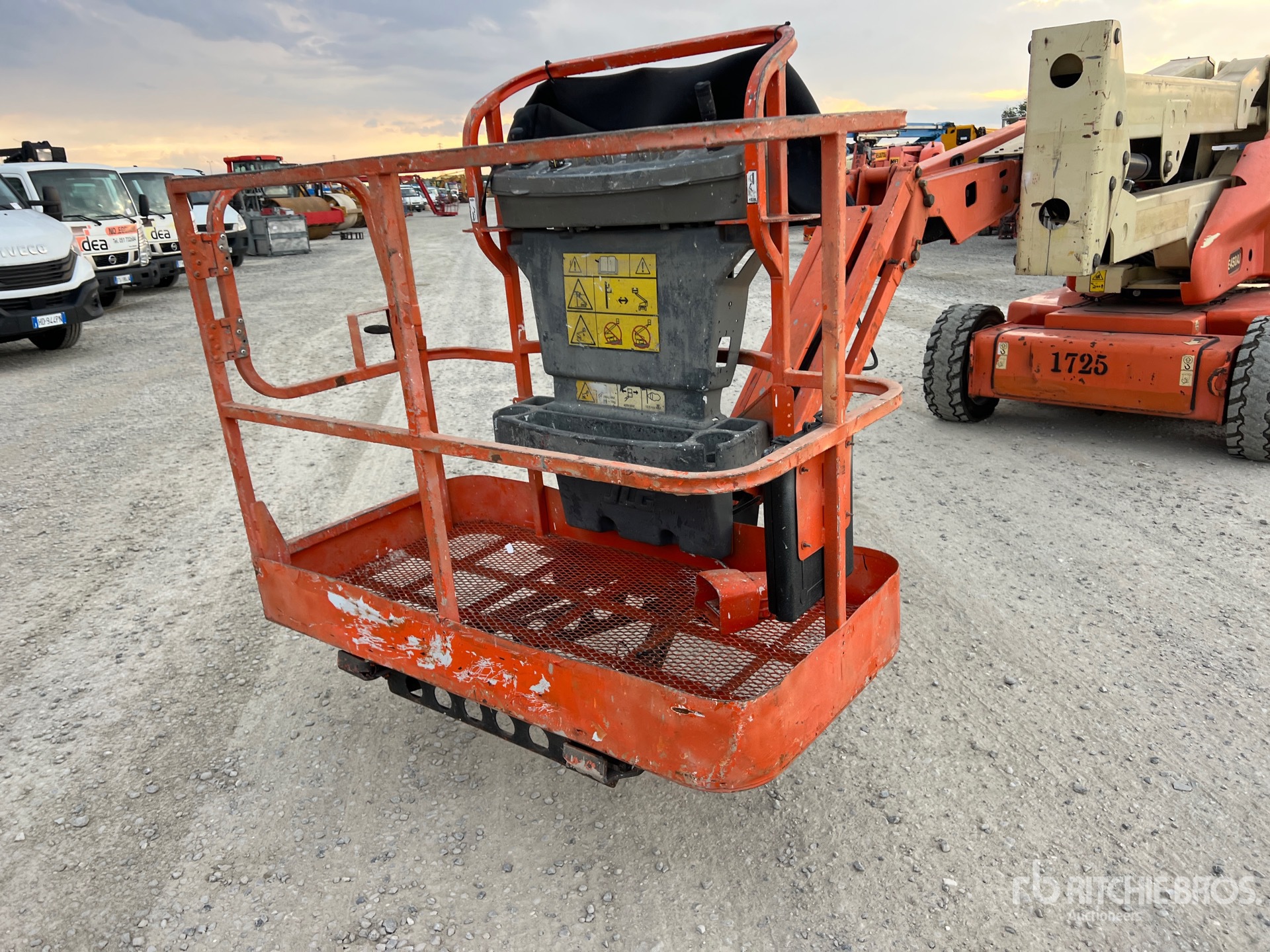 2008 JLG E450AJ