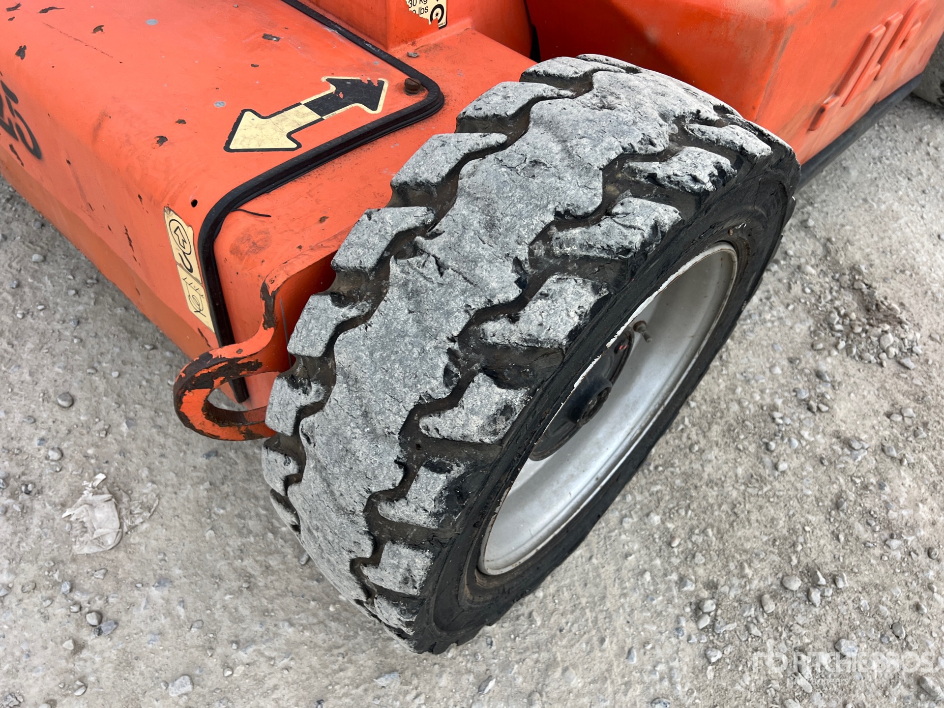 2008 JLG E450AJ