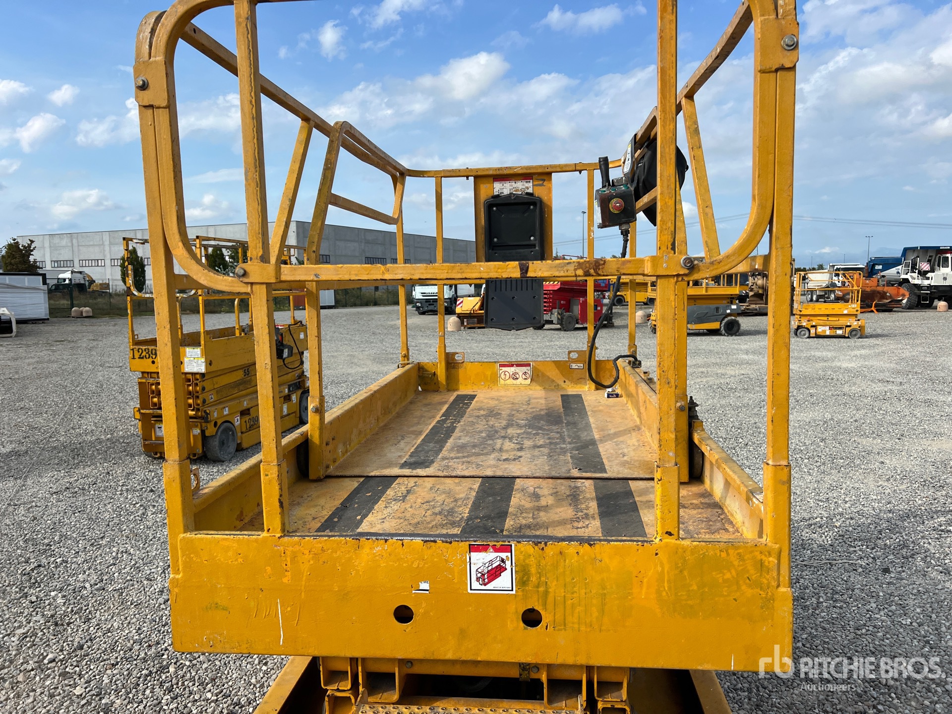 2006 Haulotte COMPACT 10