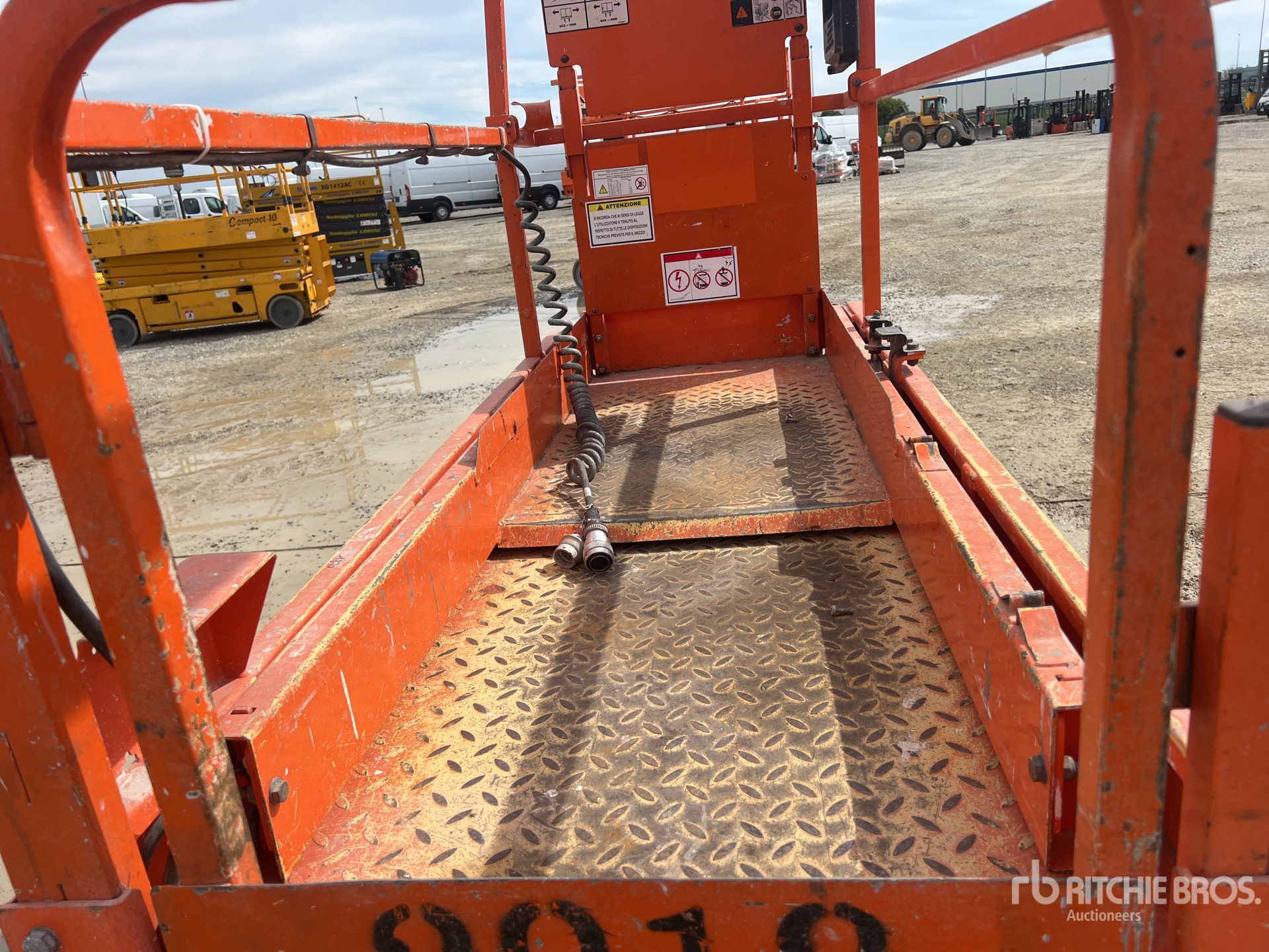 2016 JLG 1930 ES