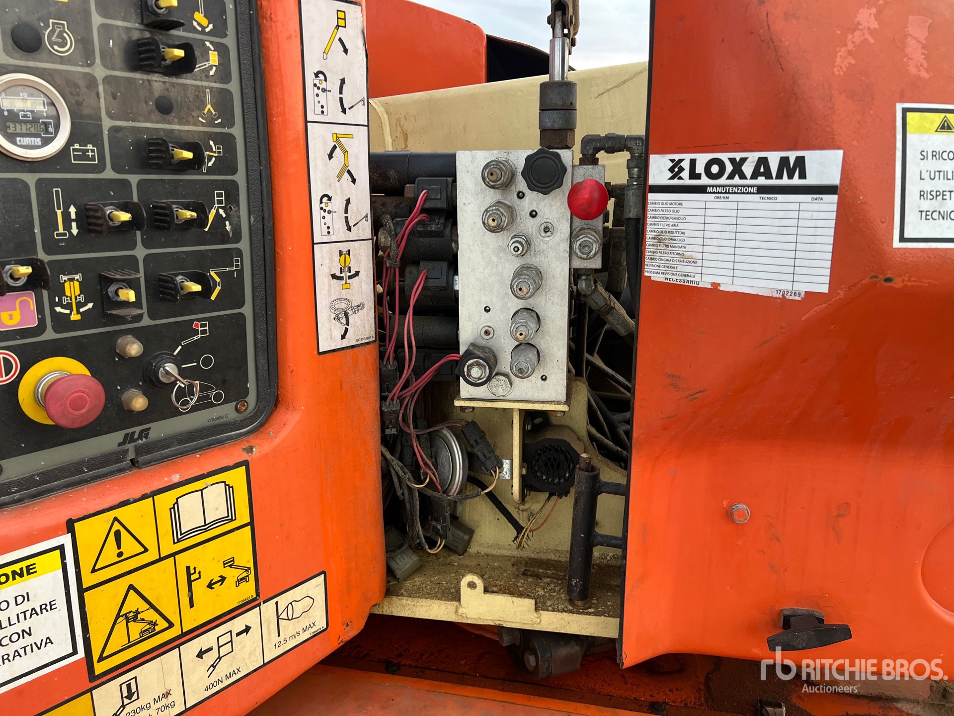 2008 JLG E450AJ