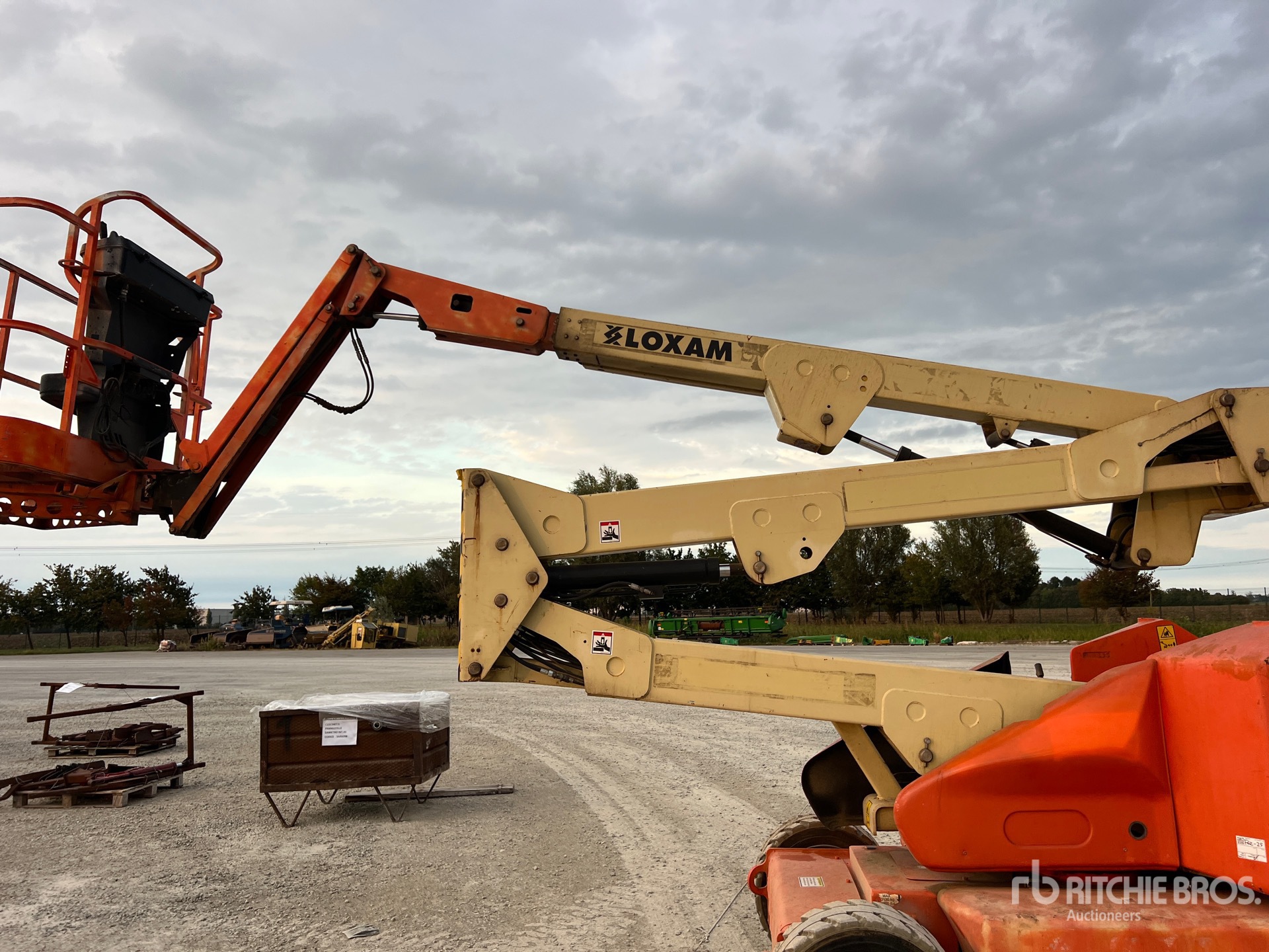 2008 JLG E450AJ