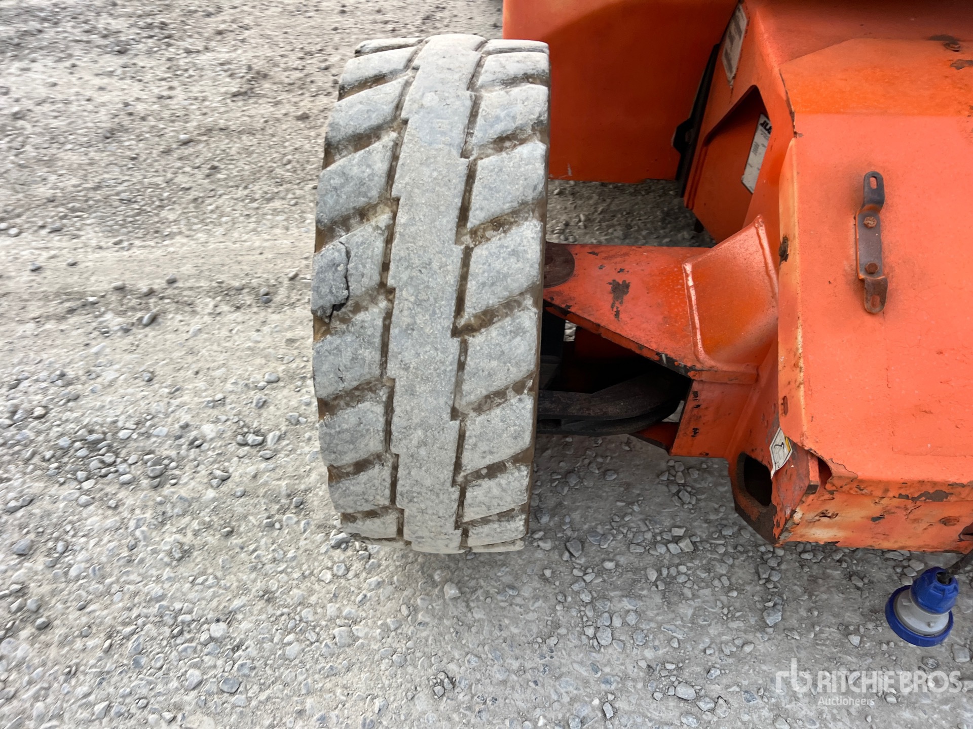 2008 JLG E450AJ
