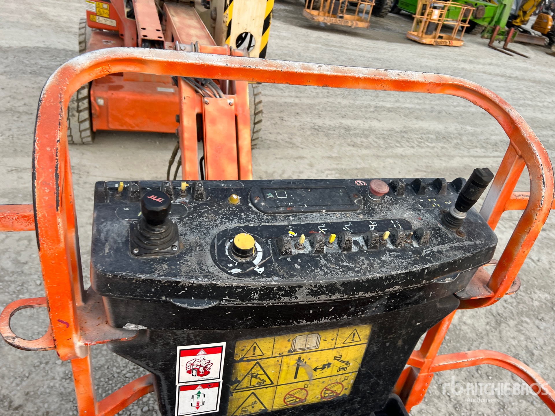 2008 JLG E450AJ