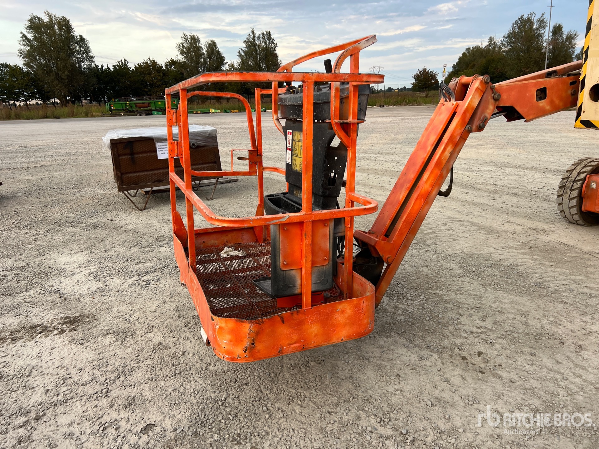 2008 JLG E450AJ