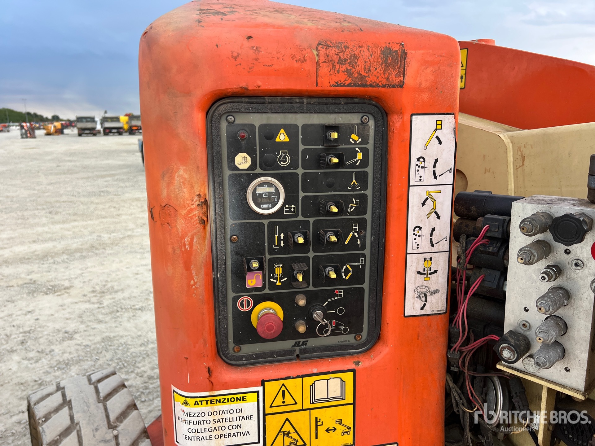 2008 JLG E450AJ