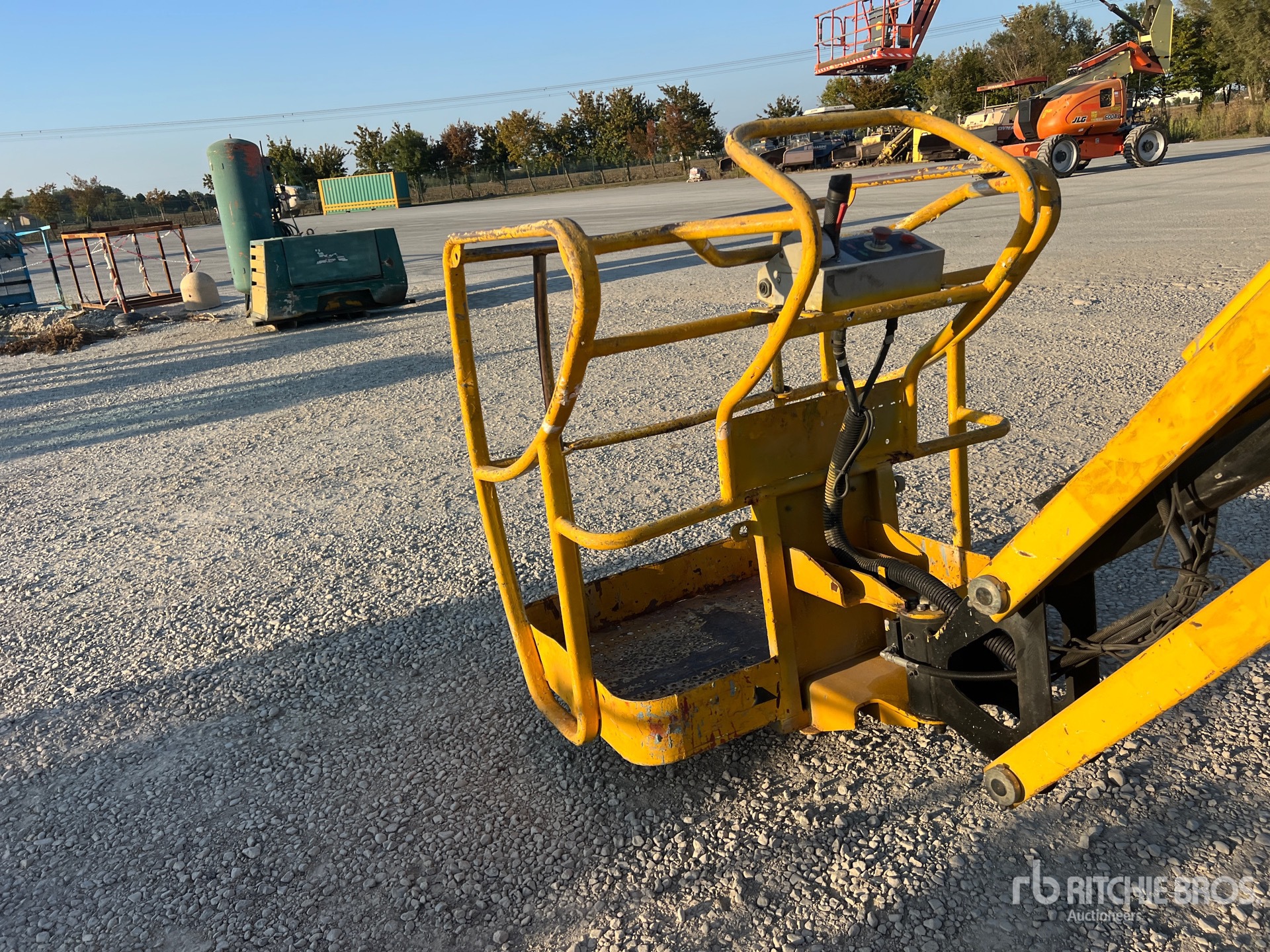 2009 Haulotte HA15IP