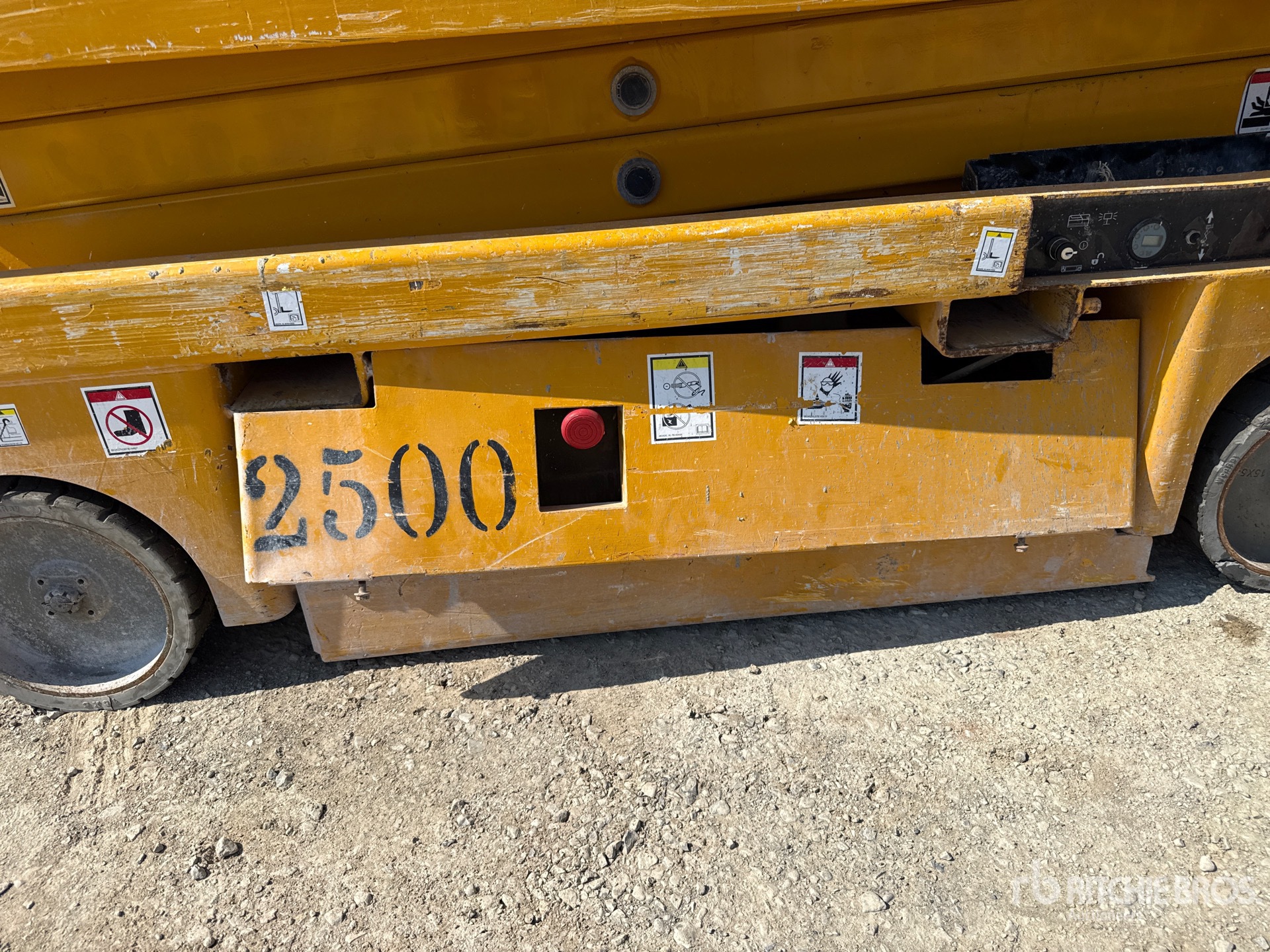 2009 Haulotte COMPACT 8W