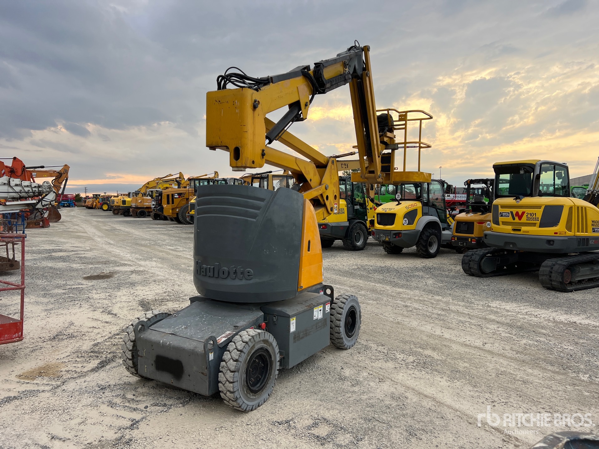 2008 Haulotte HA12IP