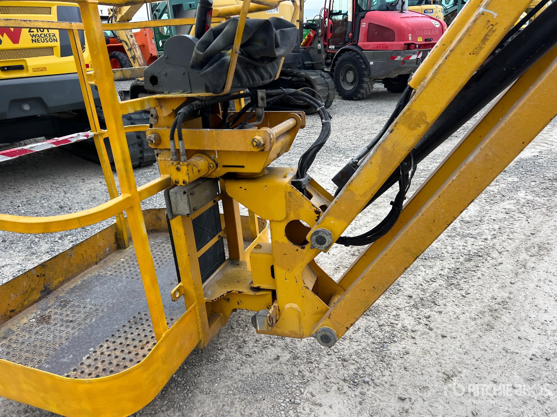 2008 Haulotte HA12IP