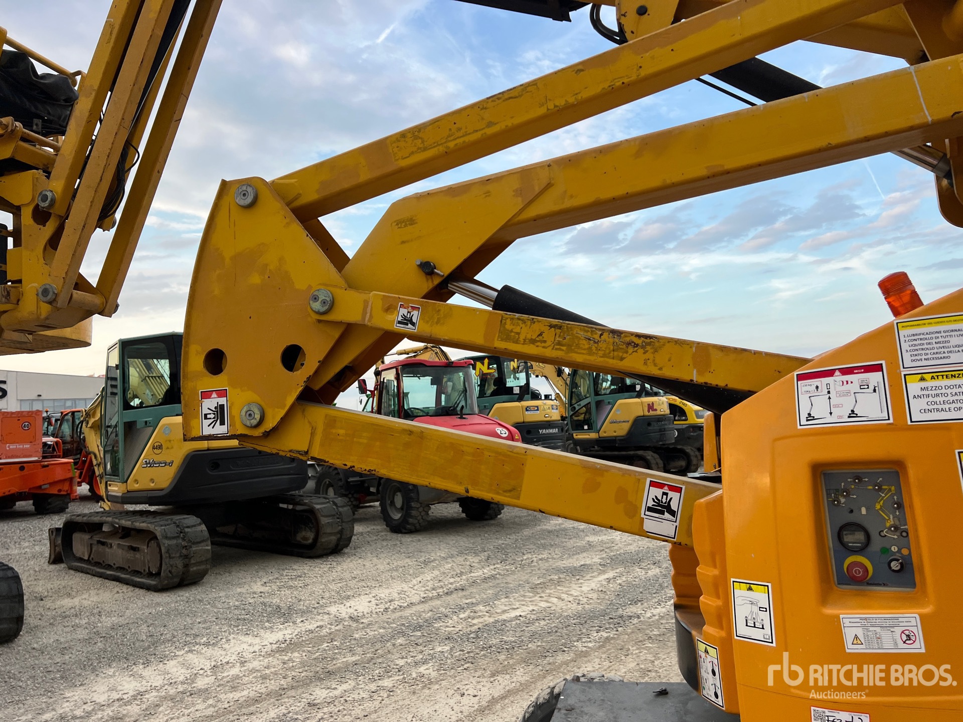 2008 Haulotte HA12IP