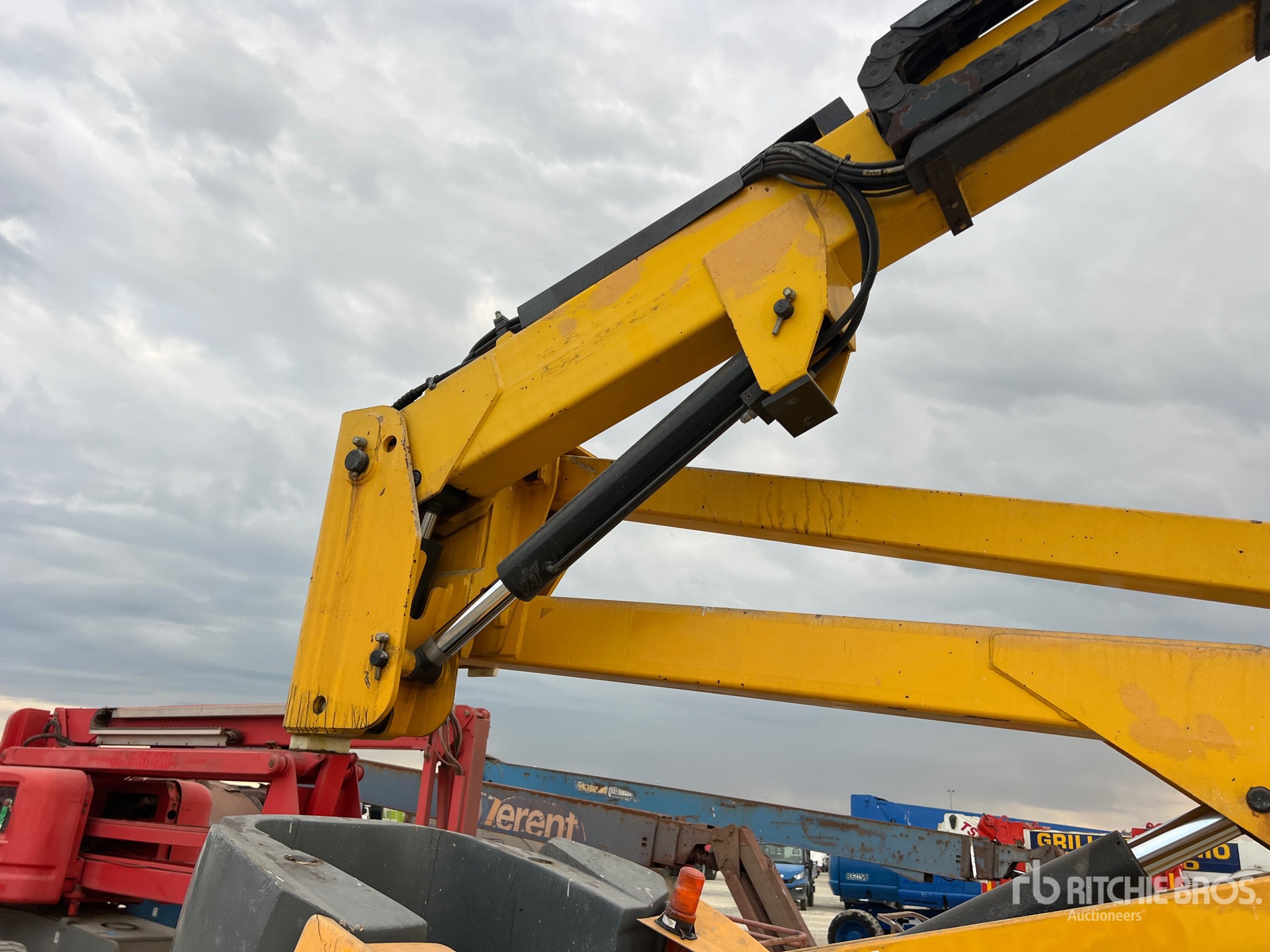 2008 Haulotte HA12IP