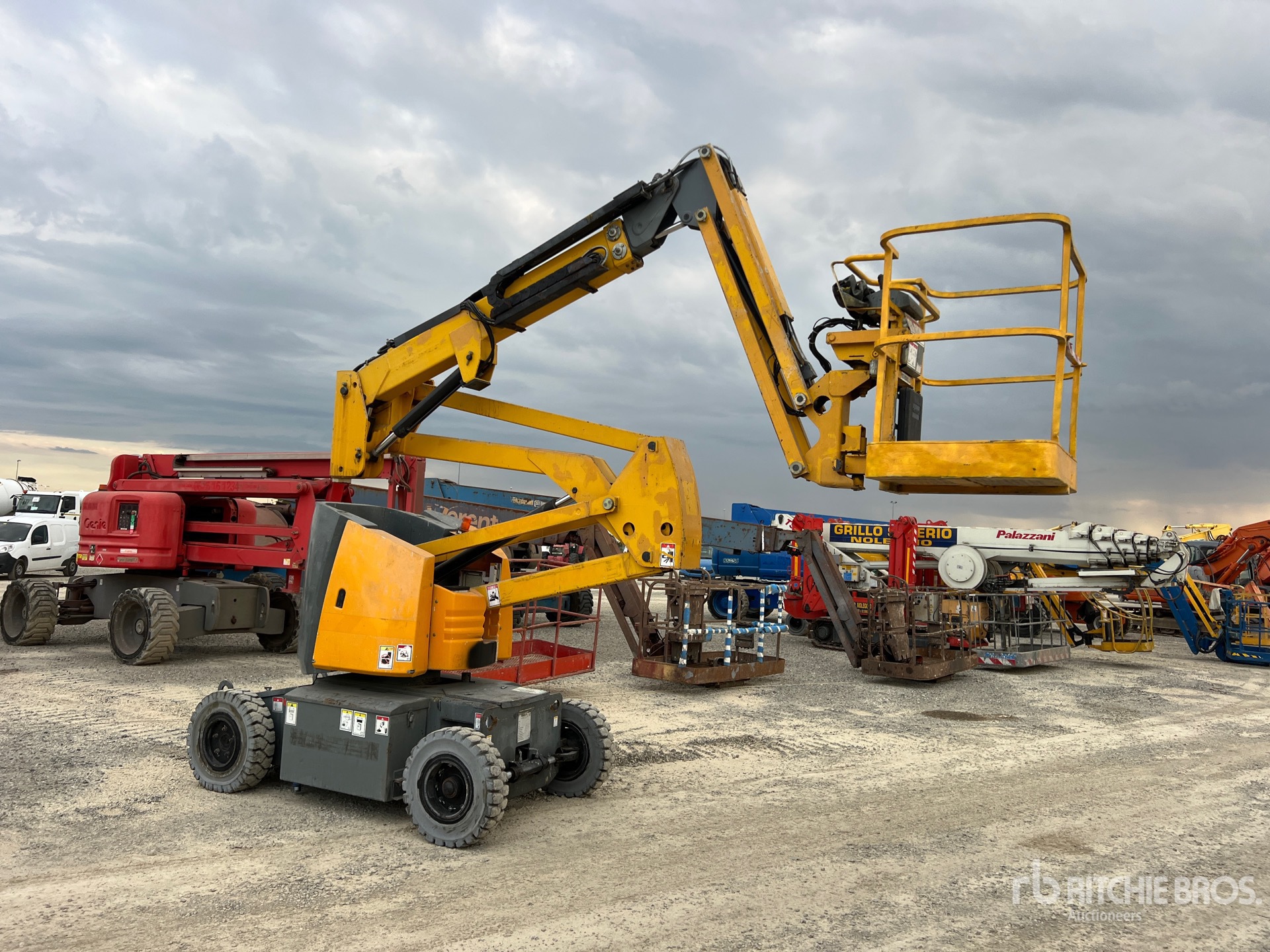 2008 Haulotte HA12IP
