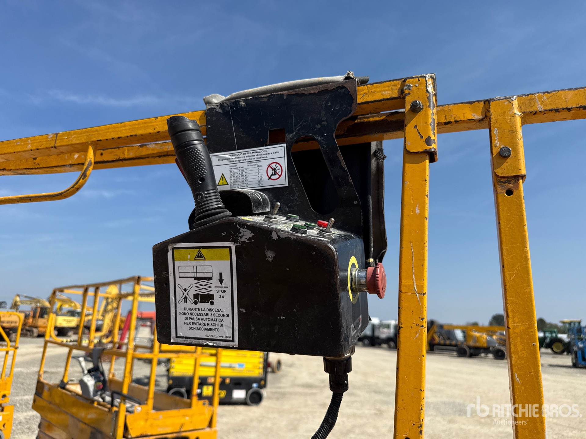 2006 Haulotte COMPACT 10N