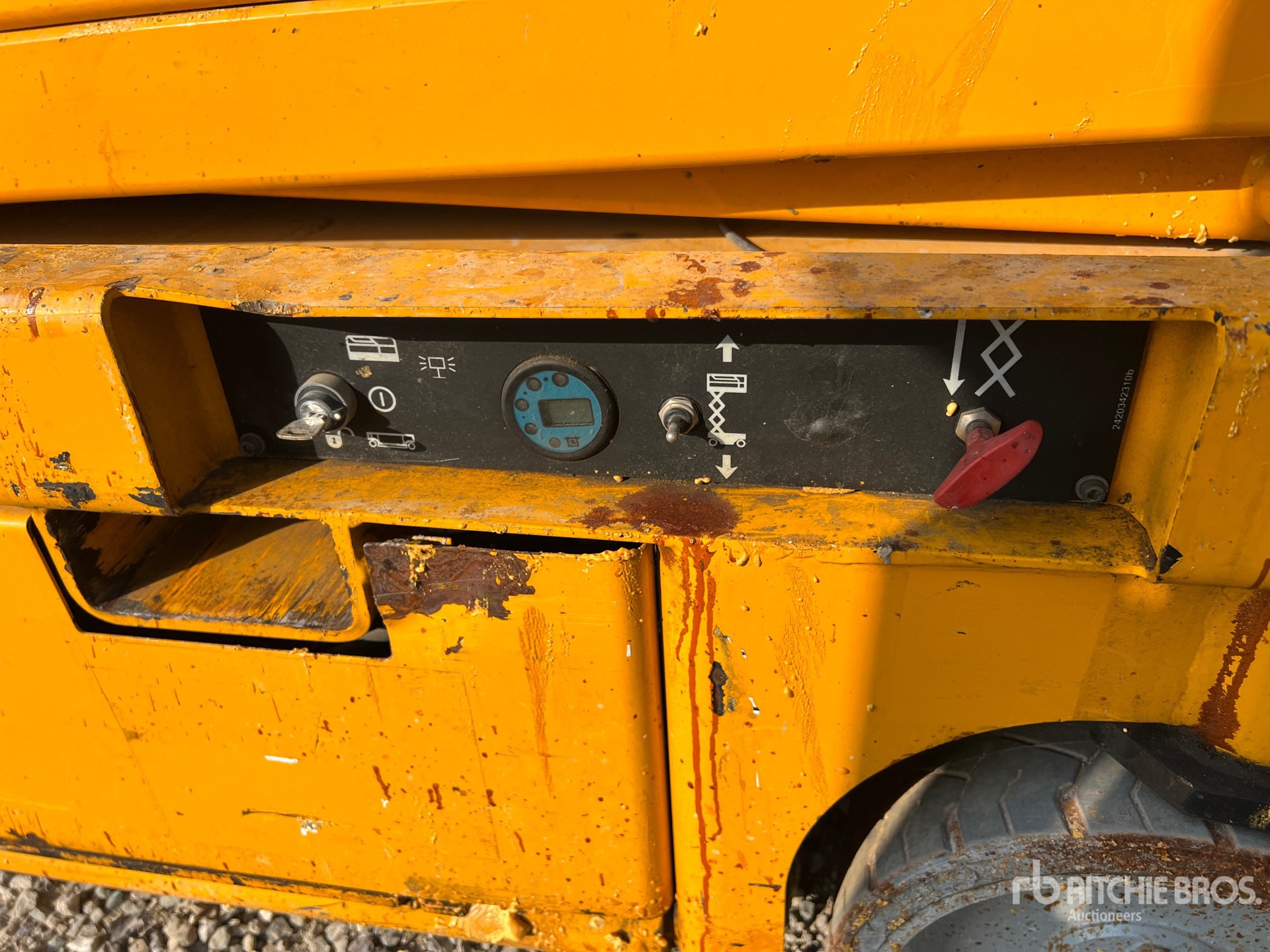 2014 Haulotte COMPACT12