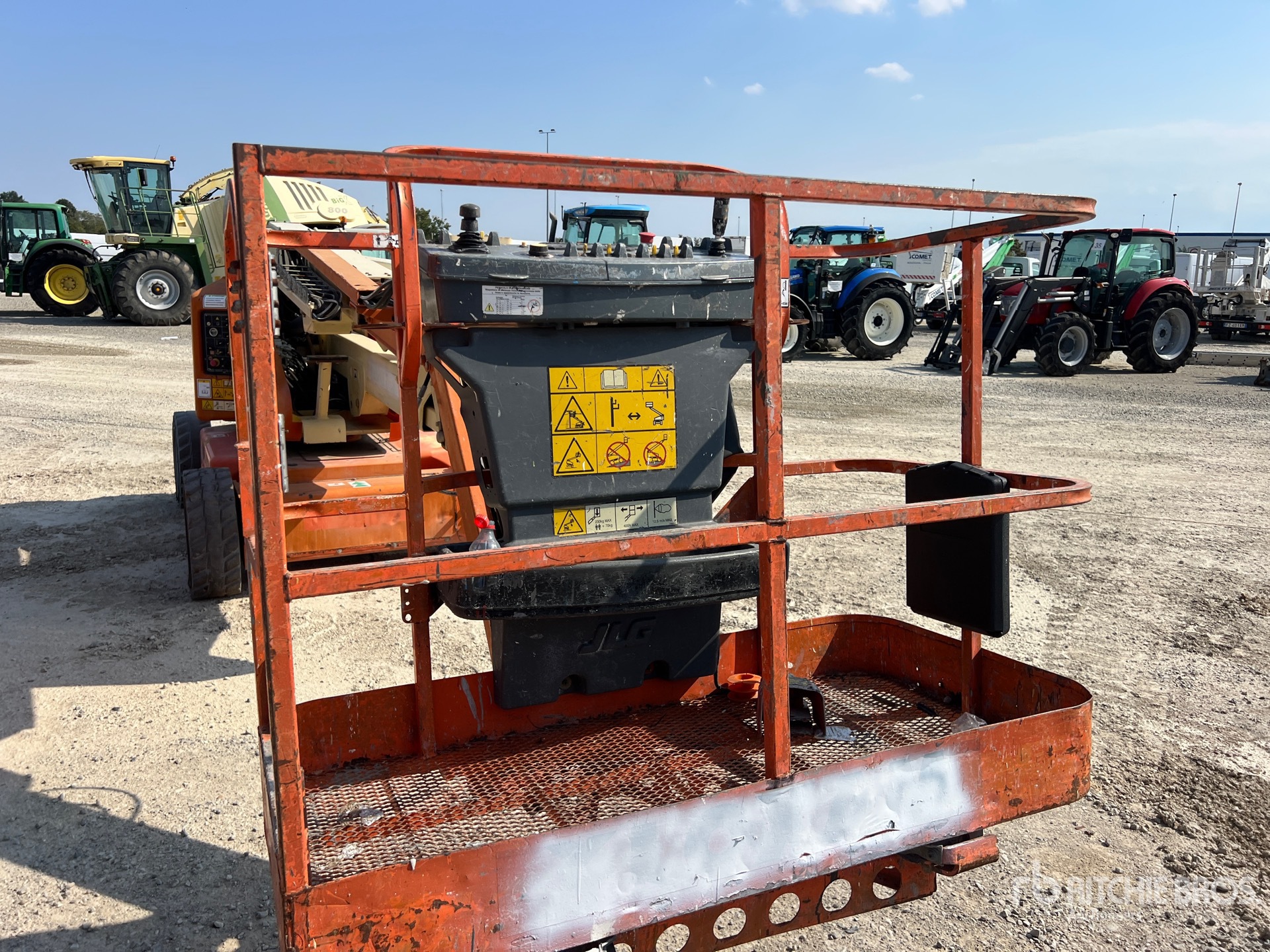 2007 JLG E450AJ