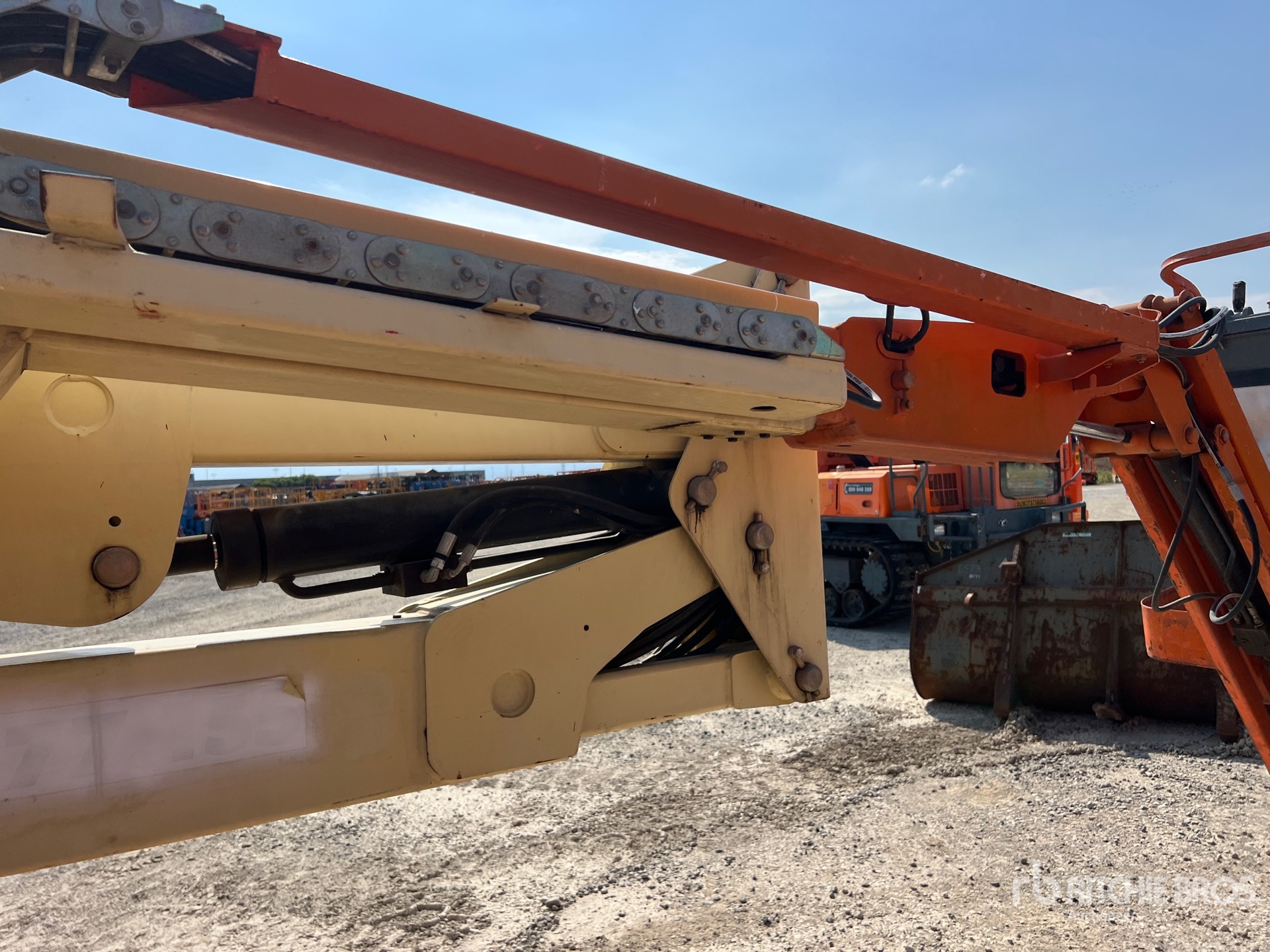 2007 JLG E450AJ