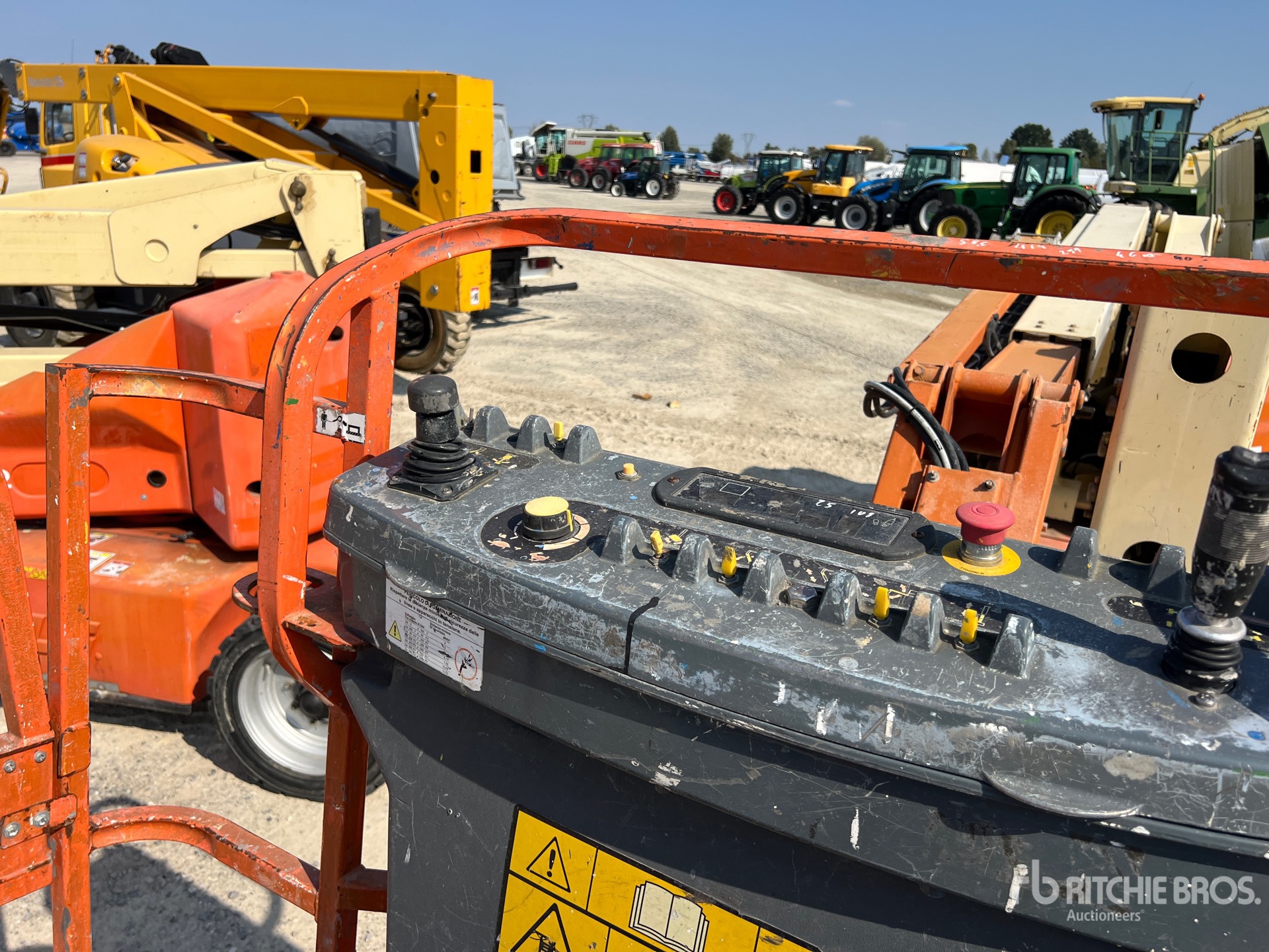 2007 JLG E450AJ
