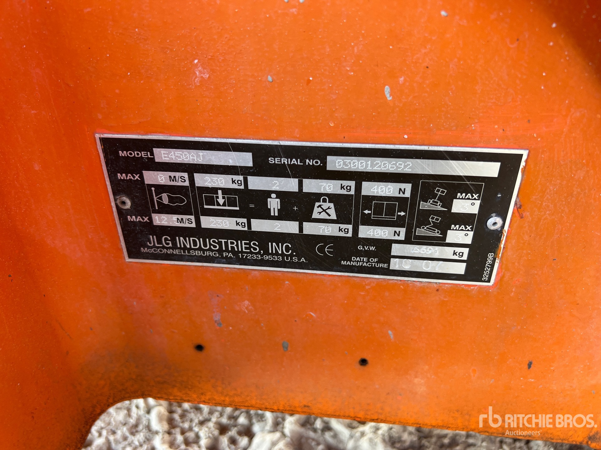 2007 JLG E450AJ