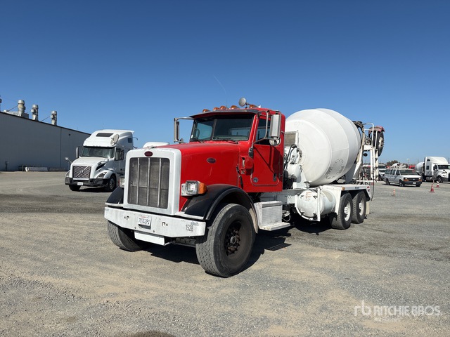 2015 Peterbilt 365 Mixer Truck