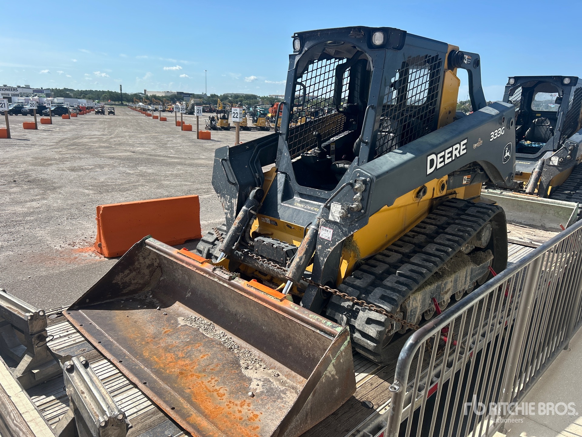 2019 John Deere 333G
