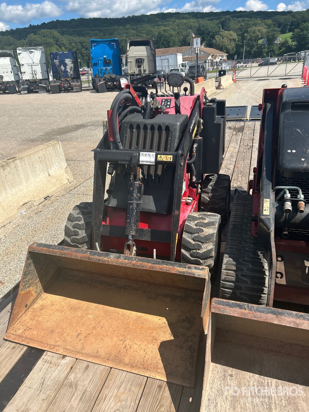 2019 Toro DINGO 323