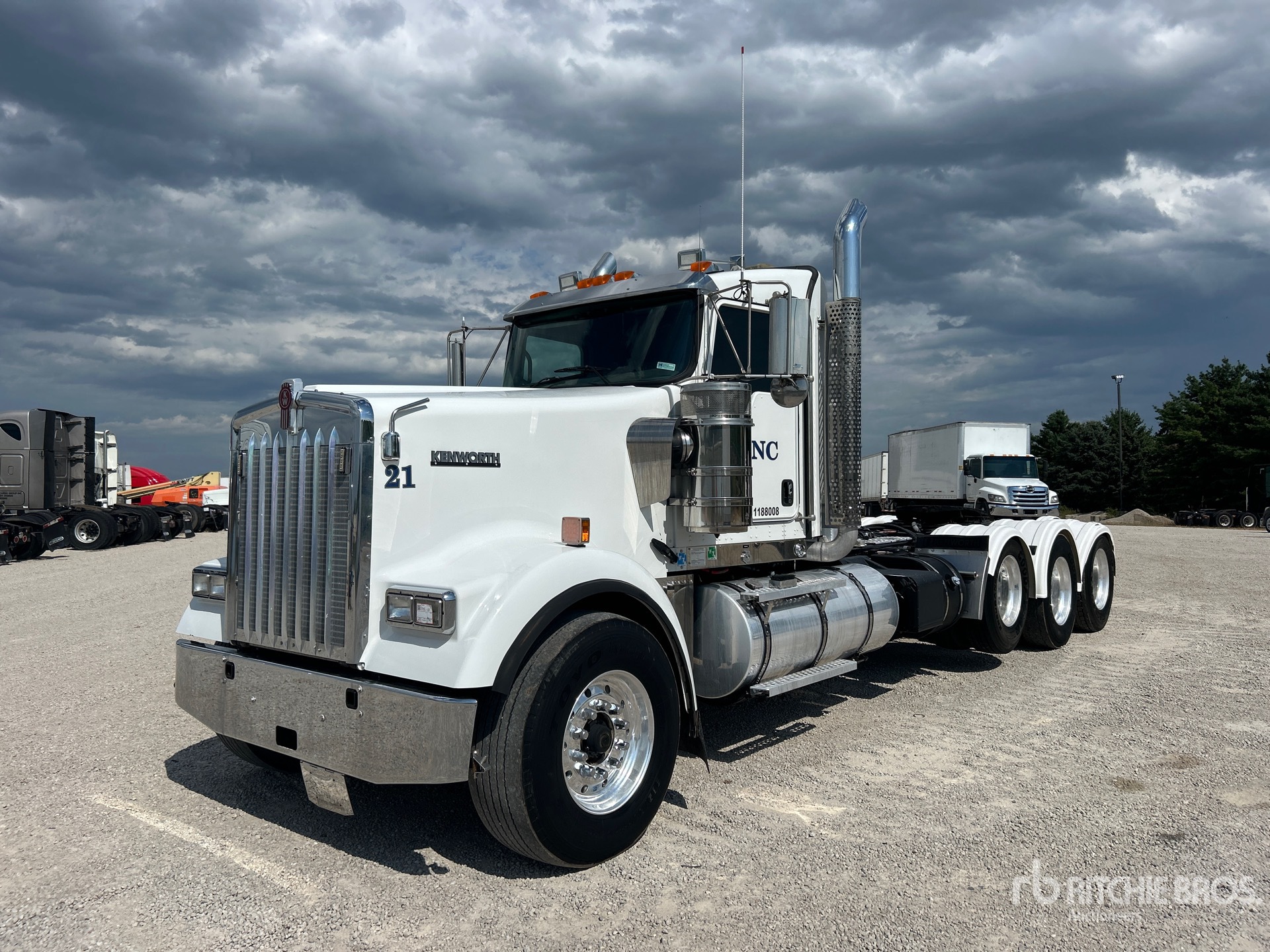 2019 Kenworth W900