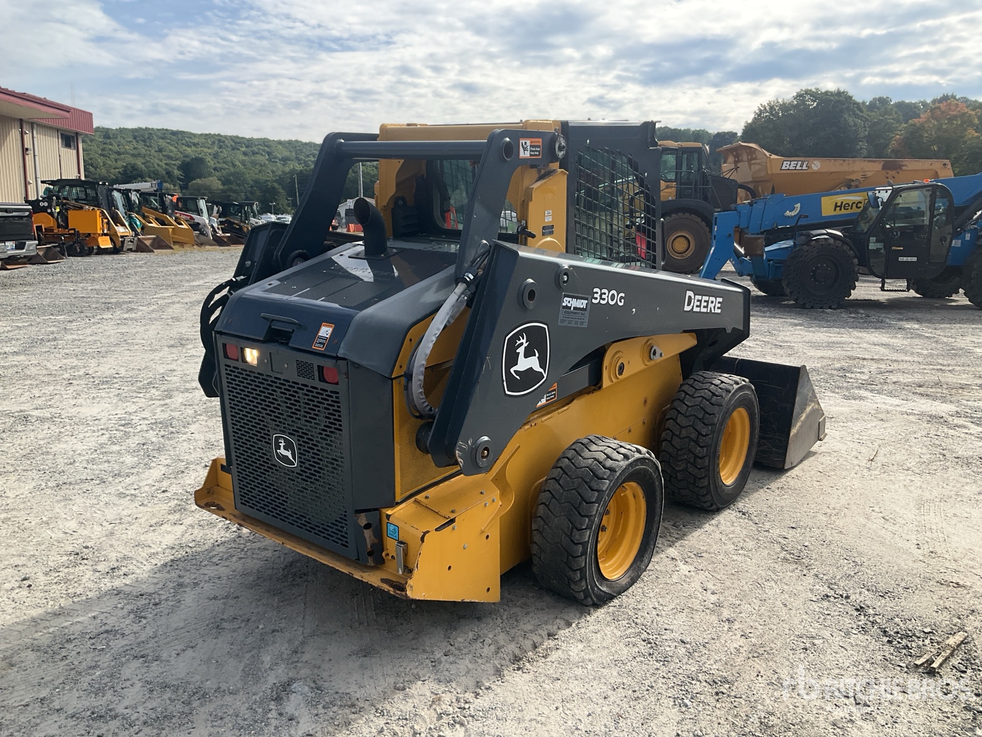 2021 John Deere 330G