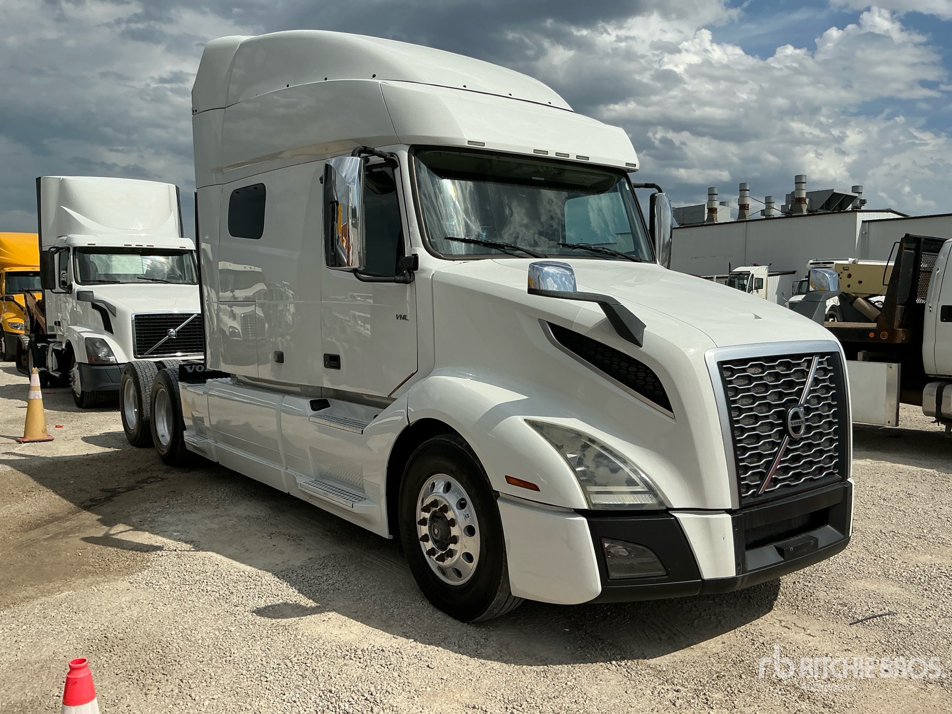 2019 Volvo VNL740