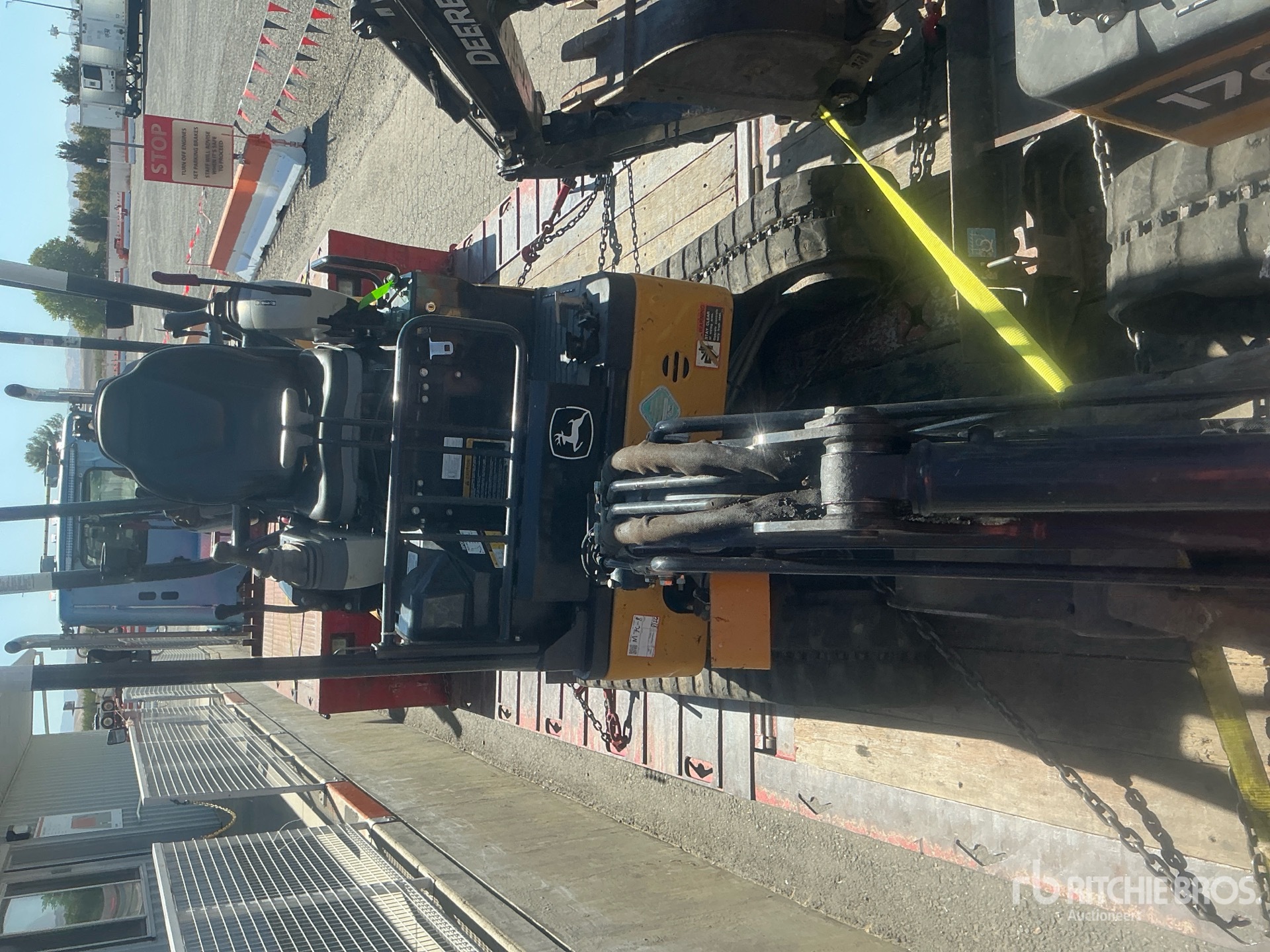 Photo of 2021 John Deere 17G