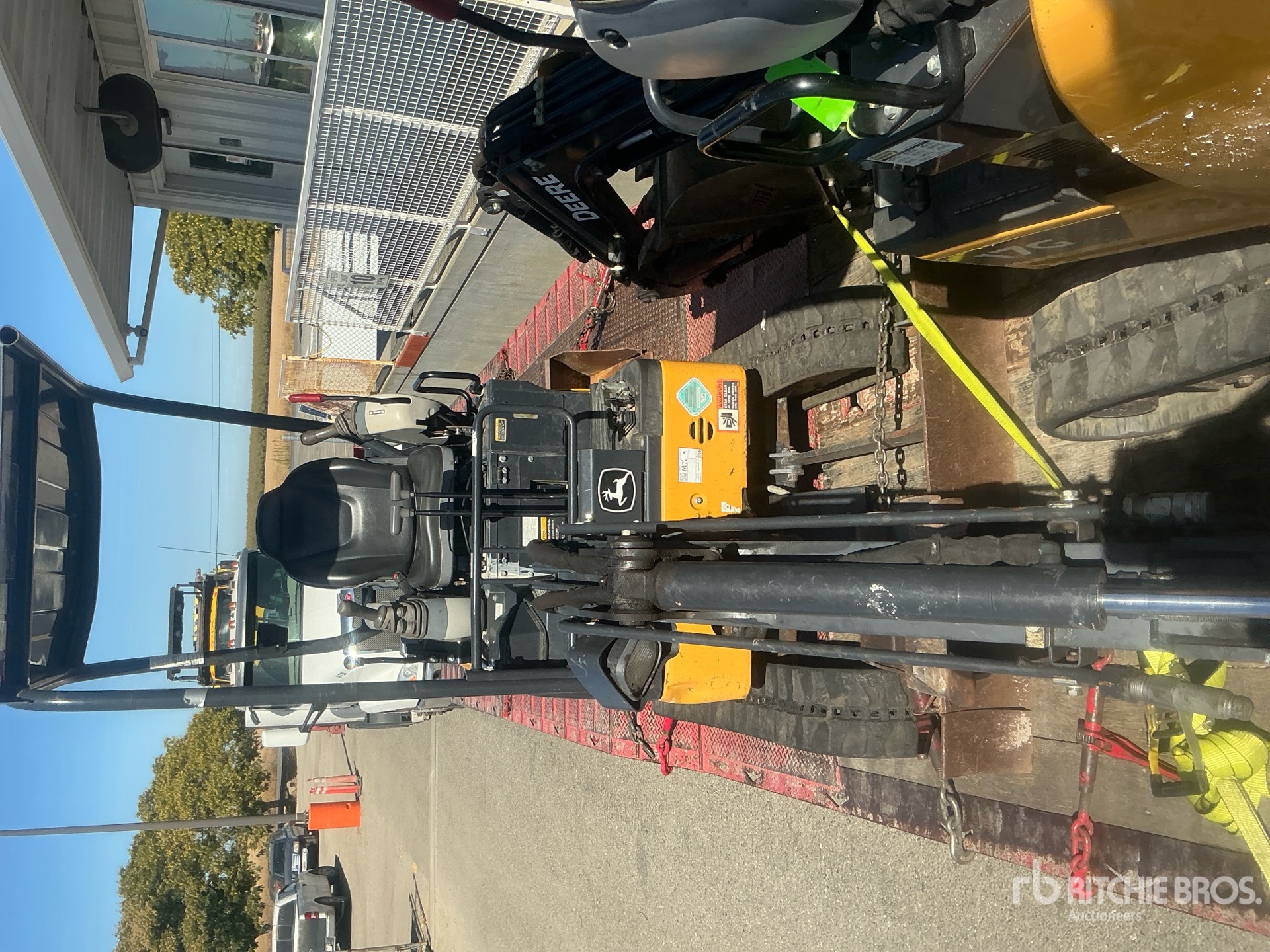 Photo of 2021 John Deere 17G