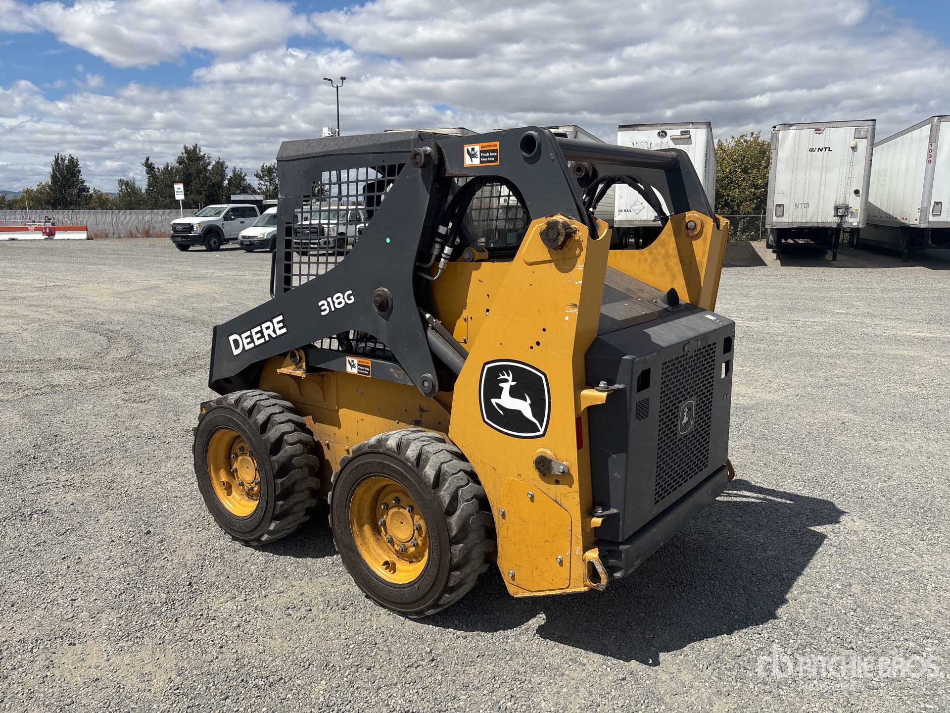 2021 John Deere 318G
