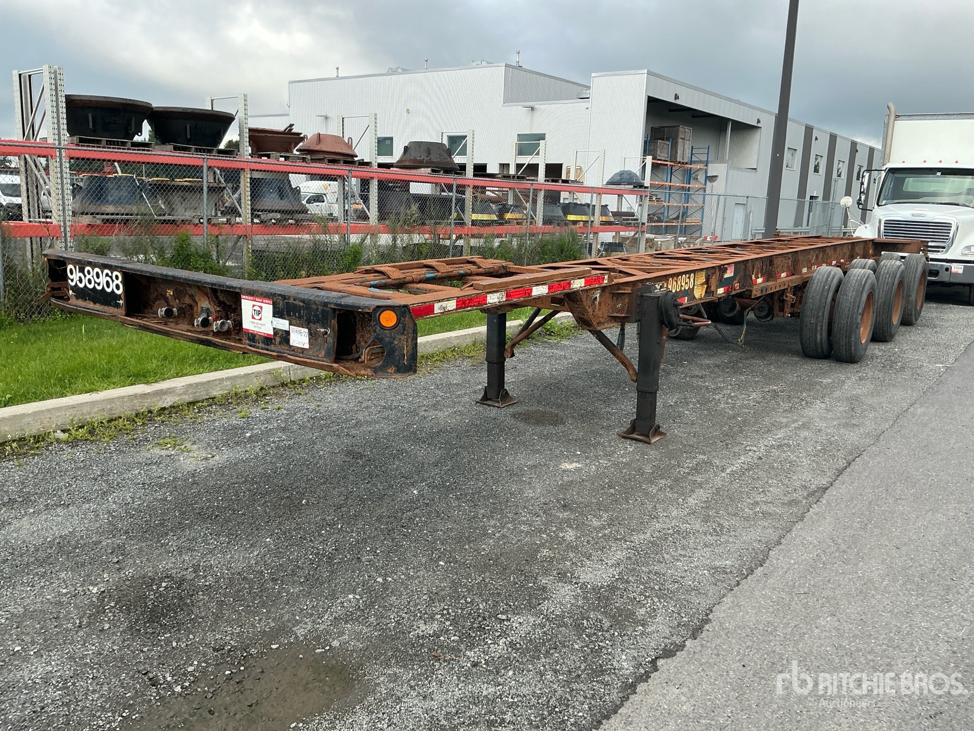 2007 Max Atlas 40 FT SPREAD AXLE TRI/A