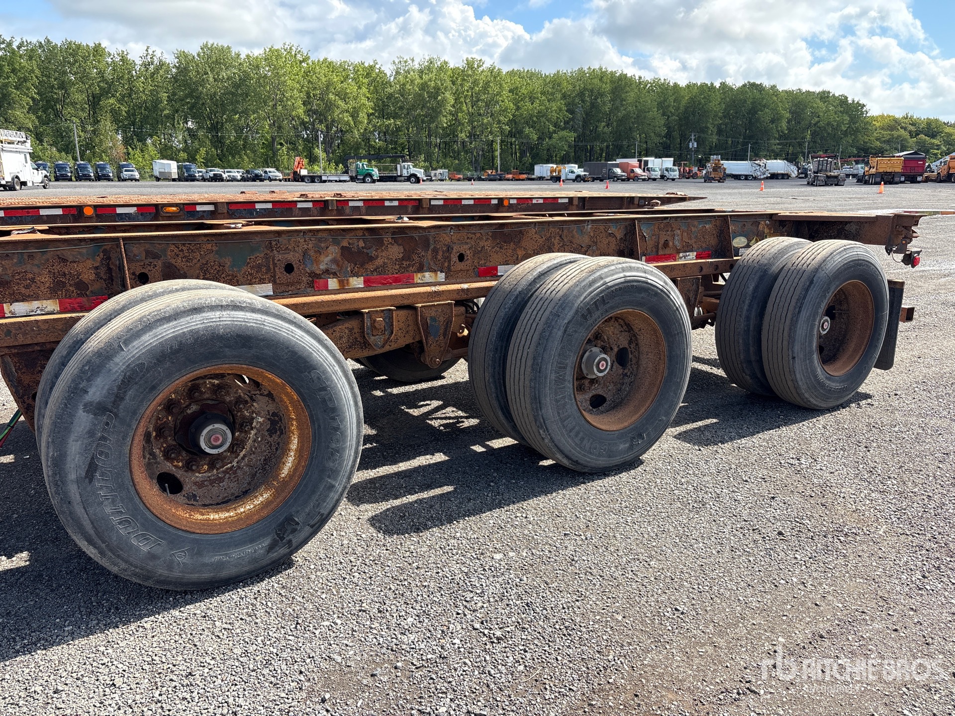 2007 Max Atlas 40 FT SPREAD AXLE TRI/A