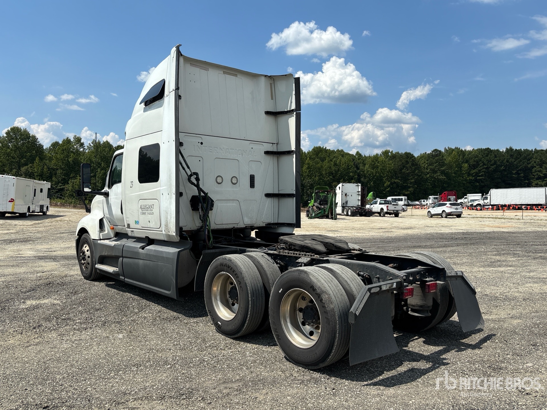 2019 International LT625