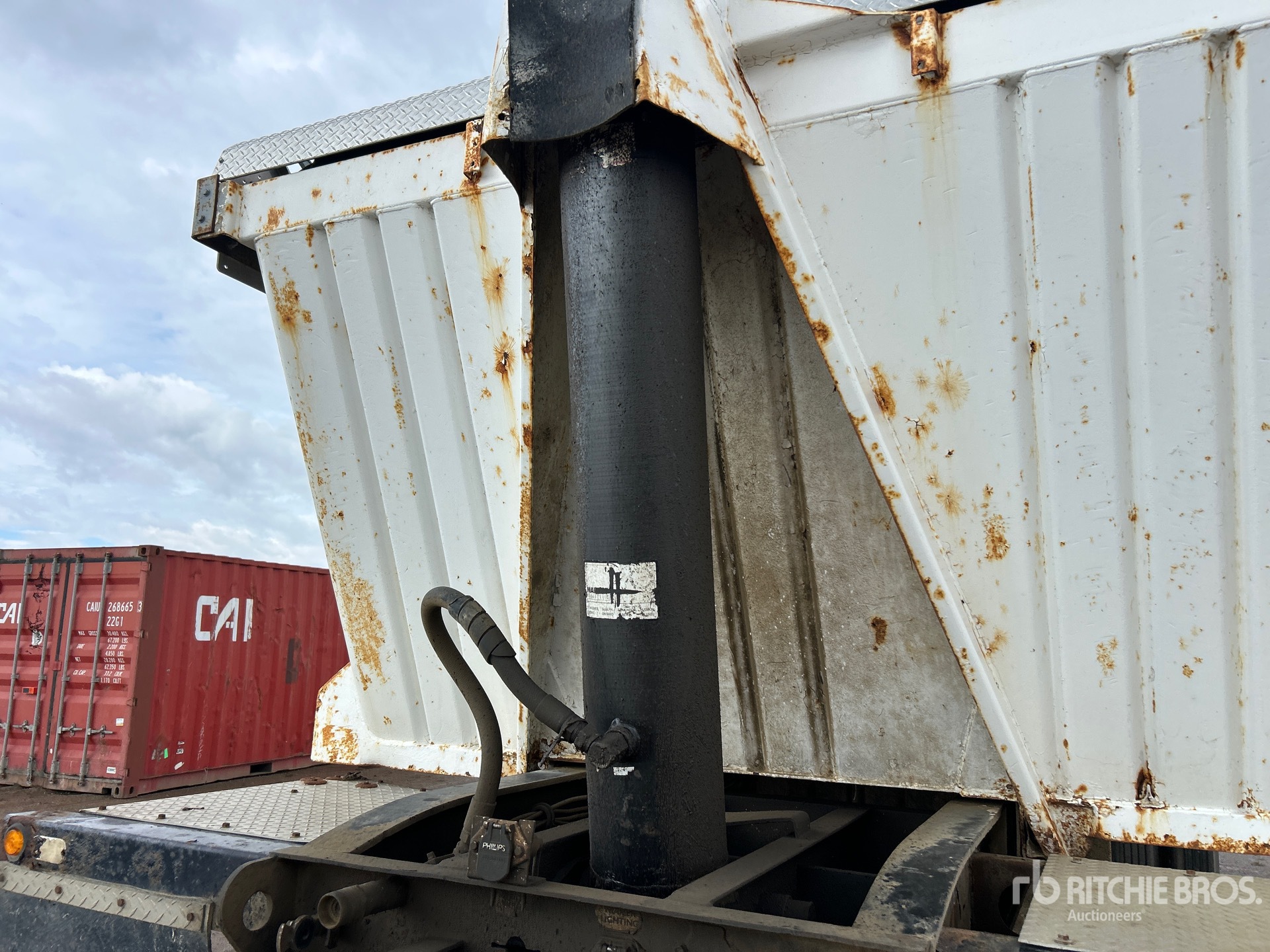 2010 Arnes 30 ft T/A