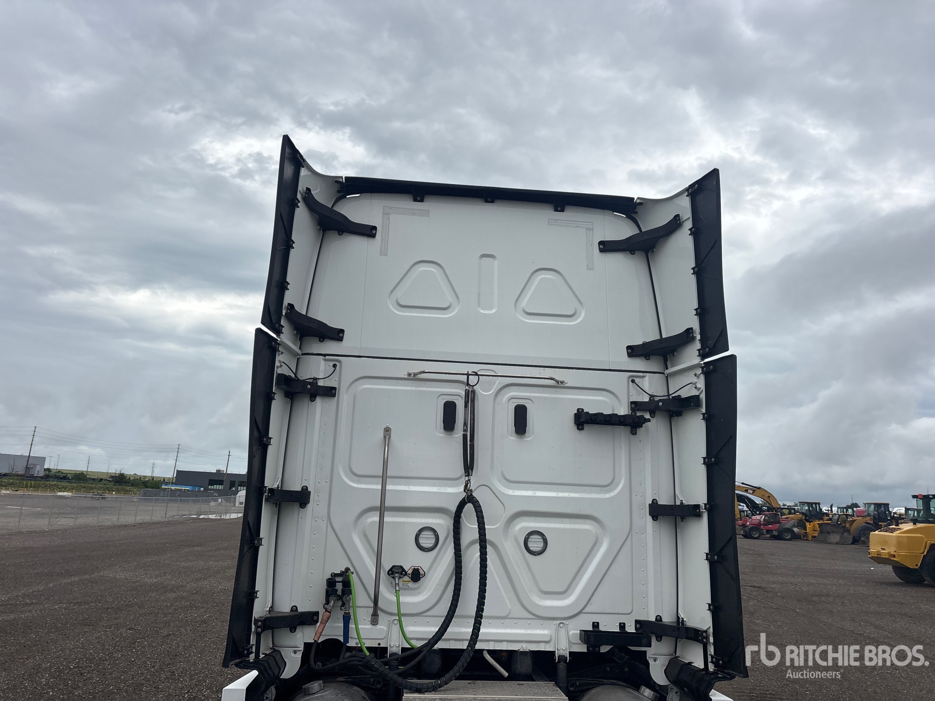 2024 Freightliner CASCADIA 126