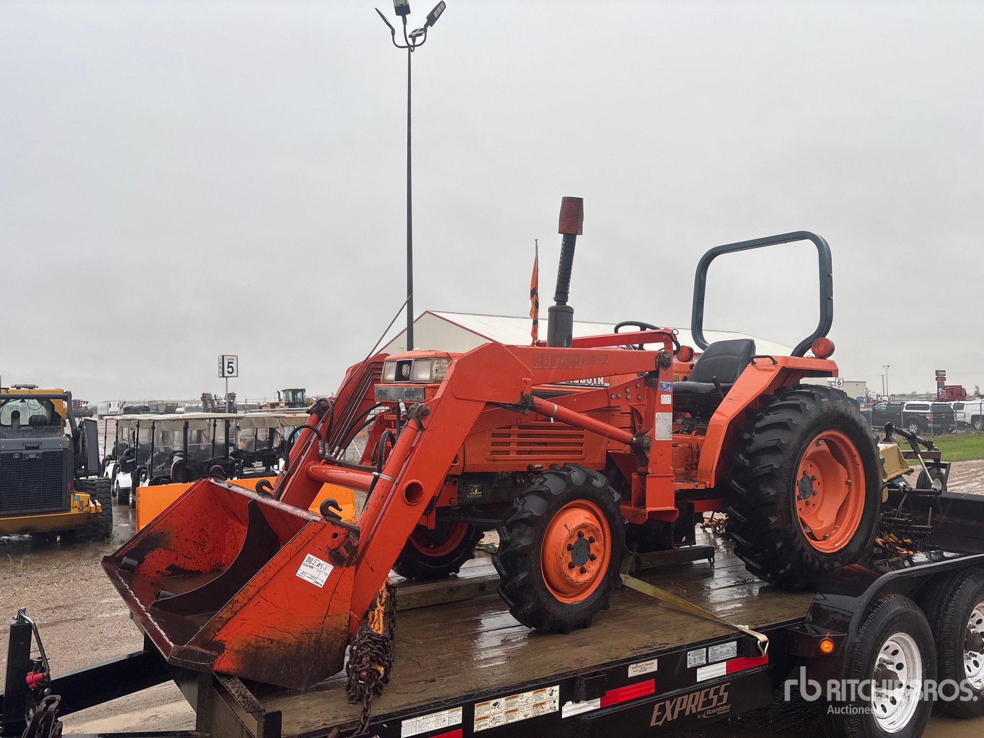 Photo of Kubota L2850