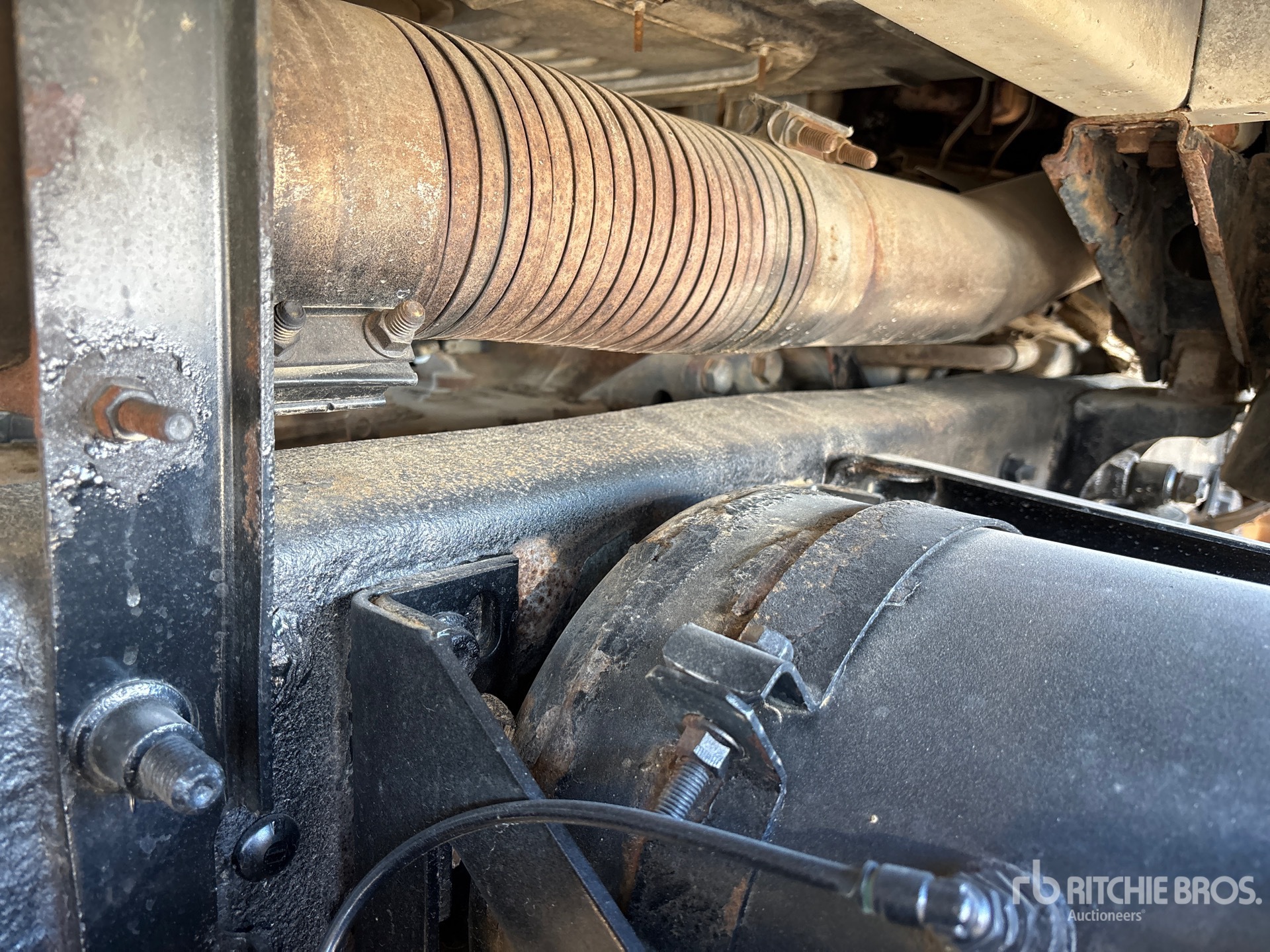 2004 Mack CX613