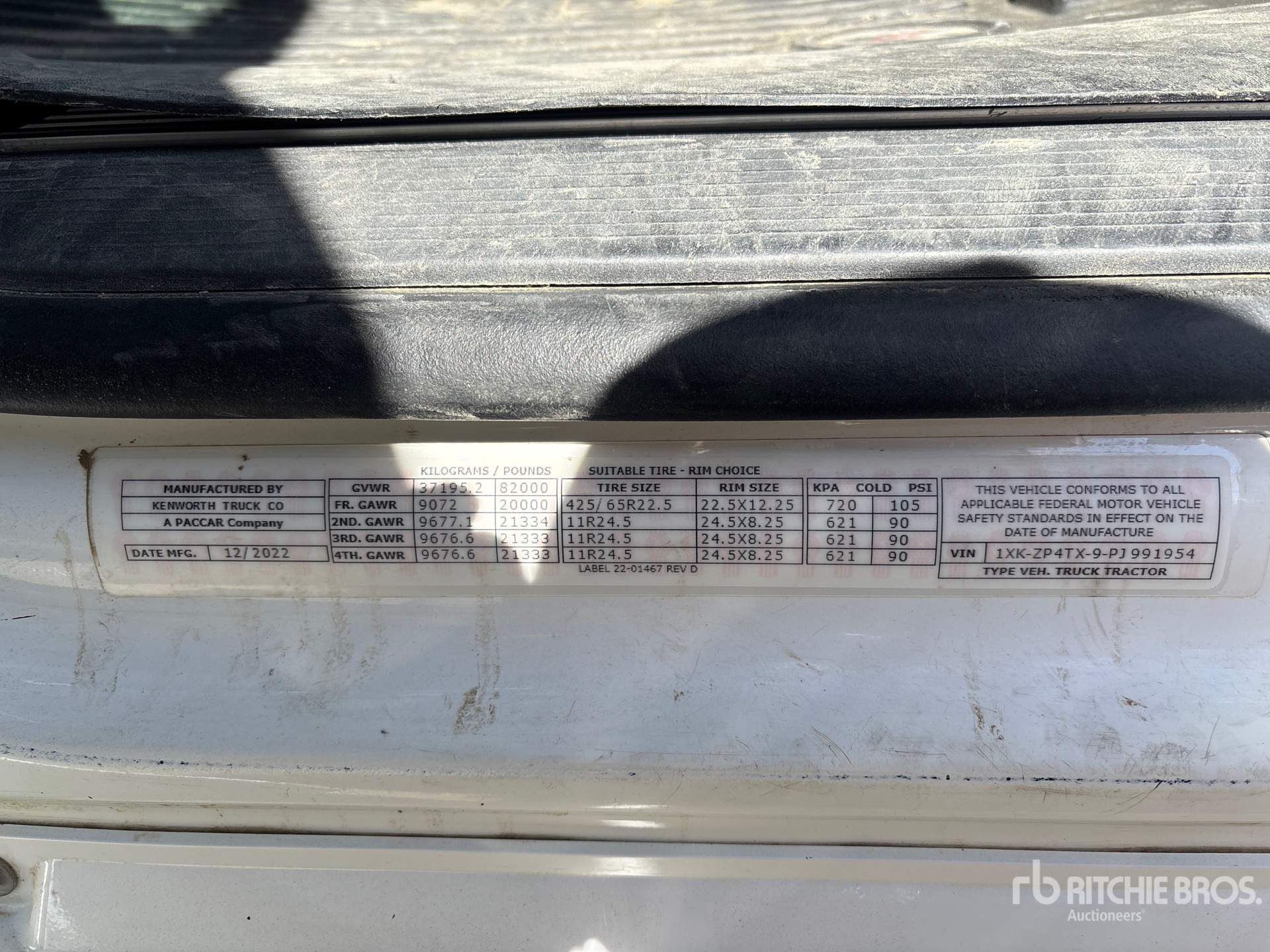 2023 Kenworth T880