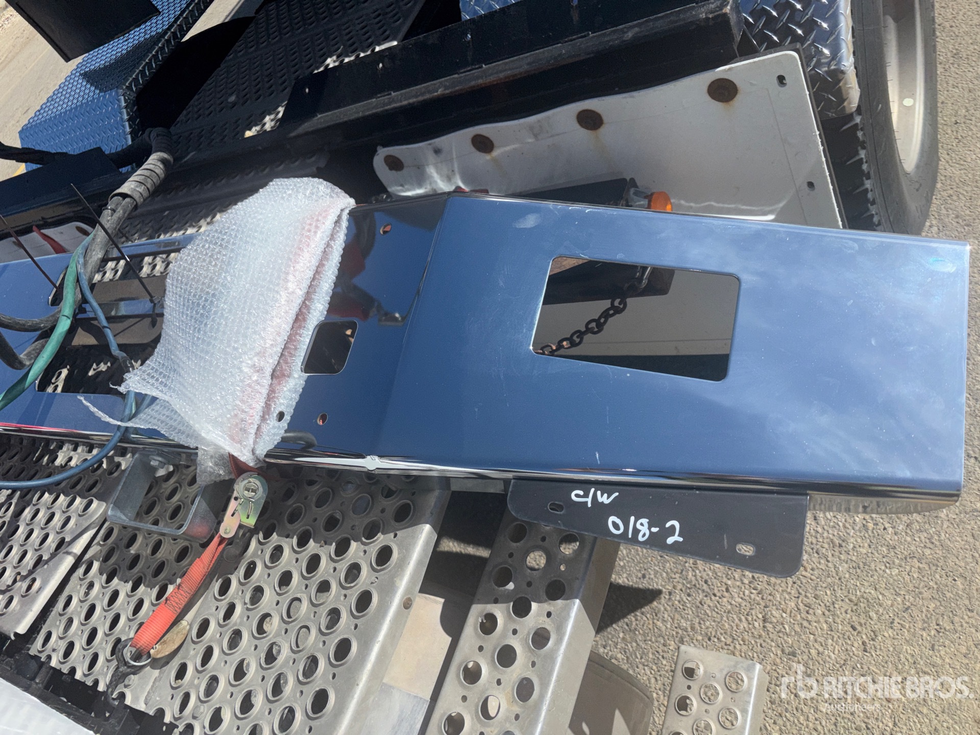 2023 Kenworth T880
