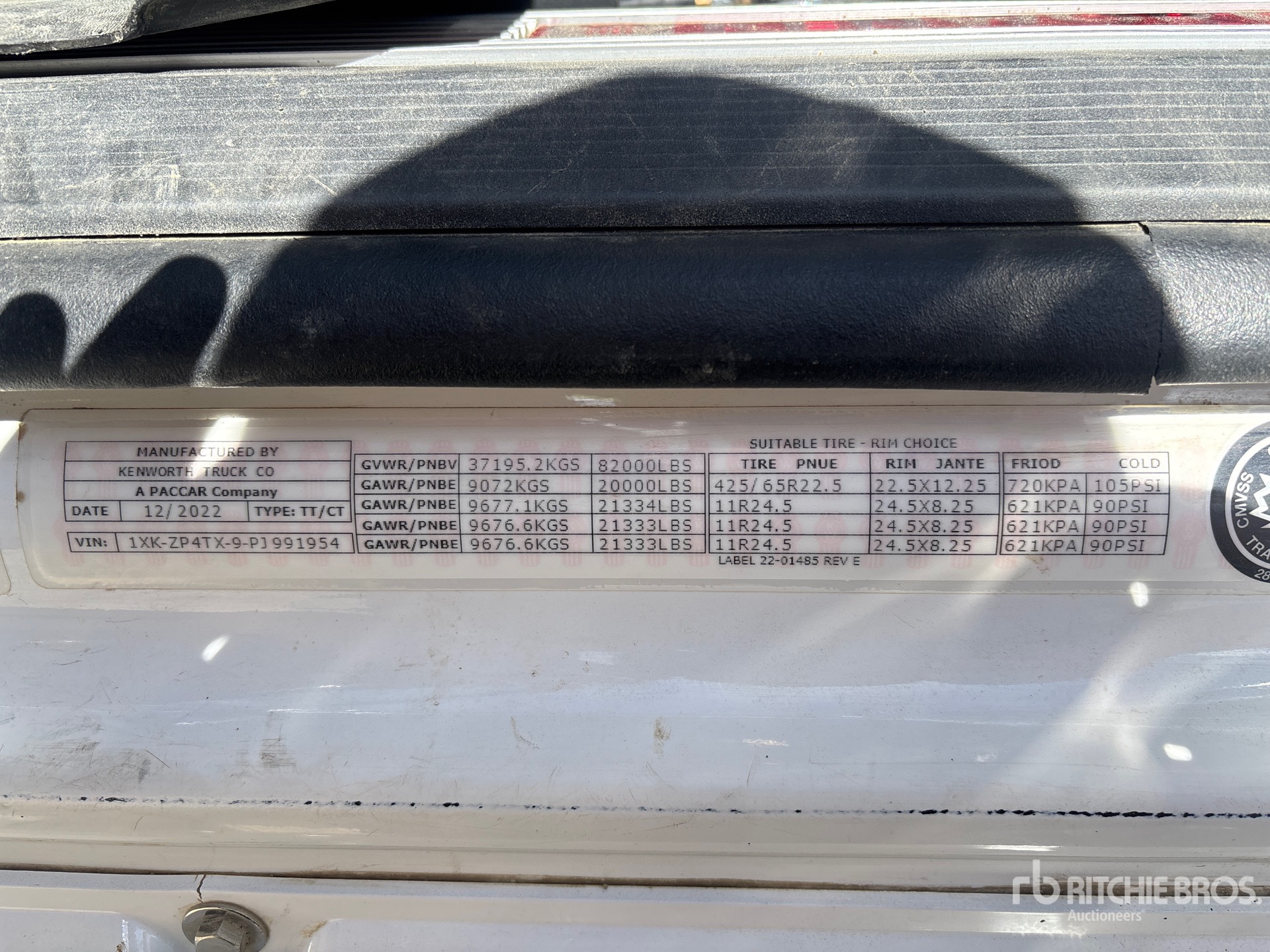 2023 Kenworth T880