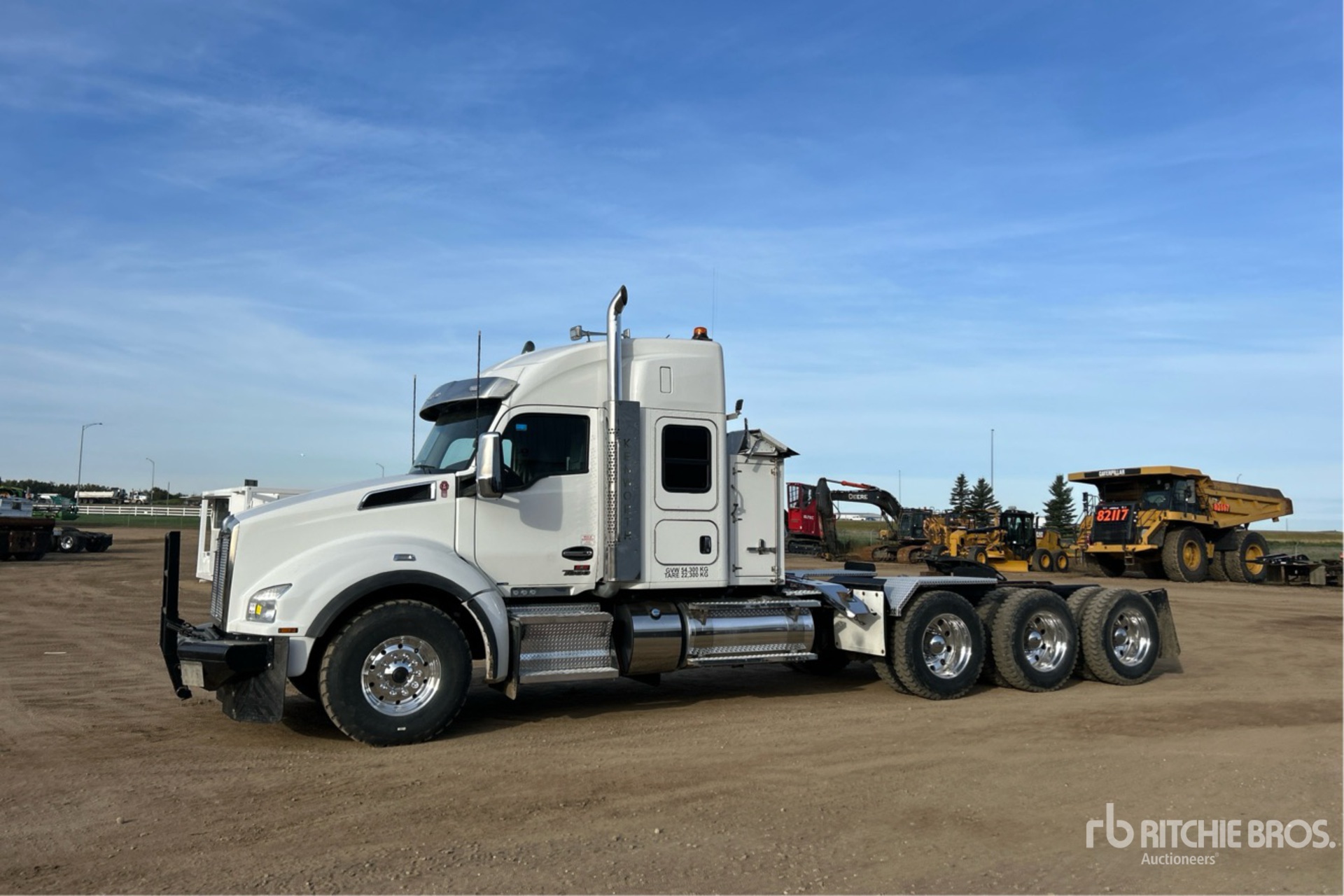 2023 Kenworth T880