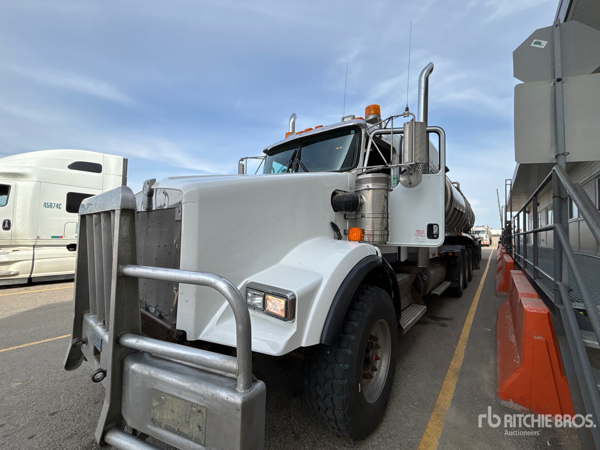 Photo of 2015 Kenworth T800