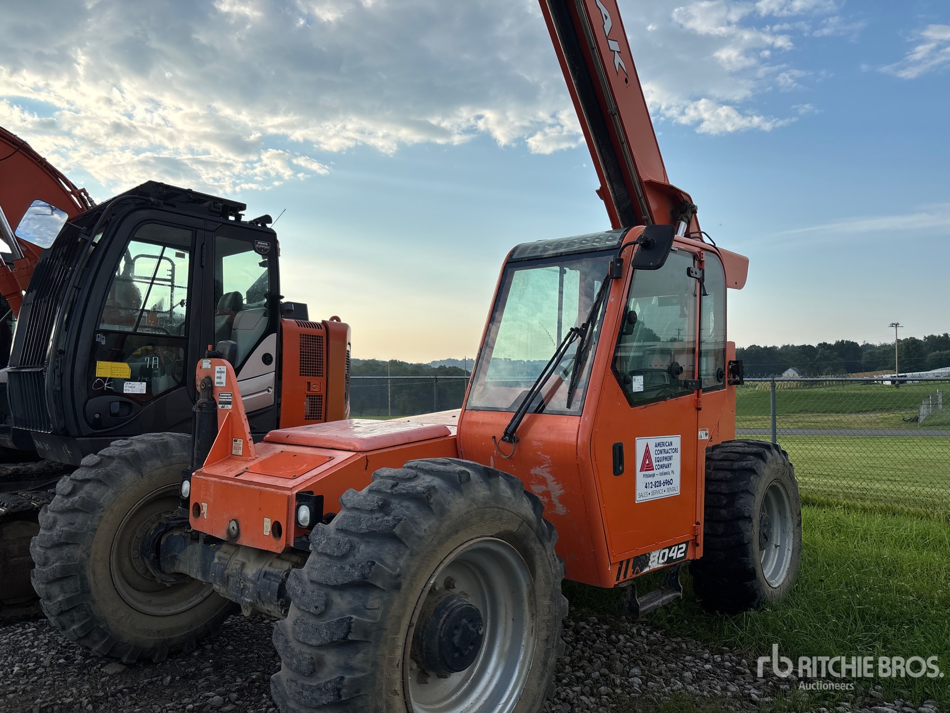 2016 JLG 8042
