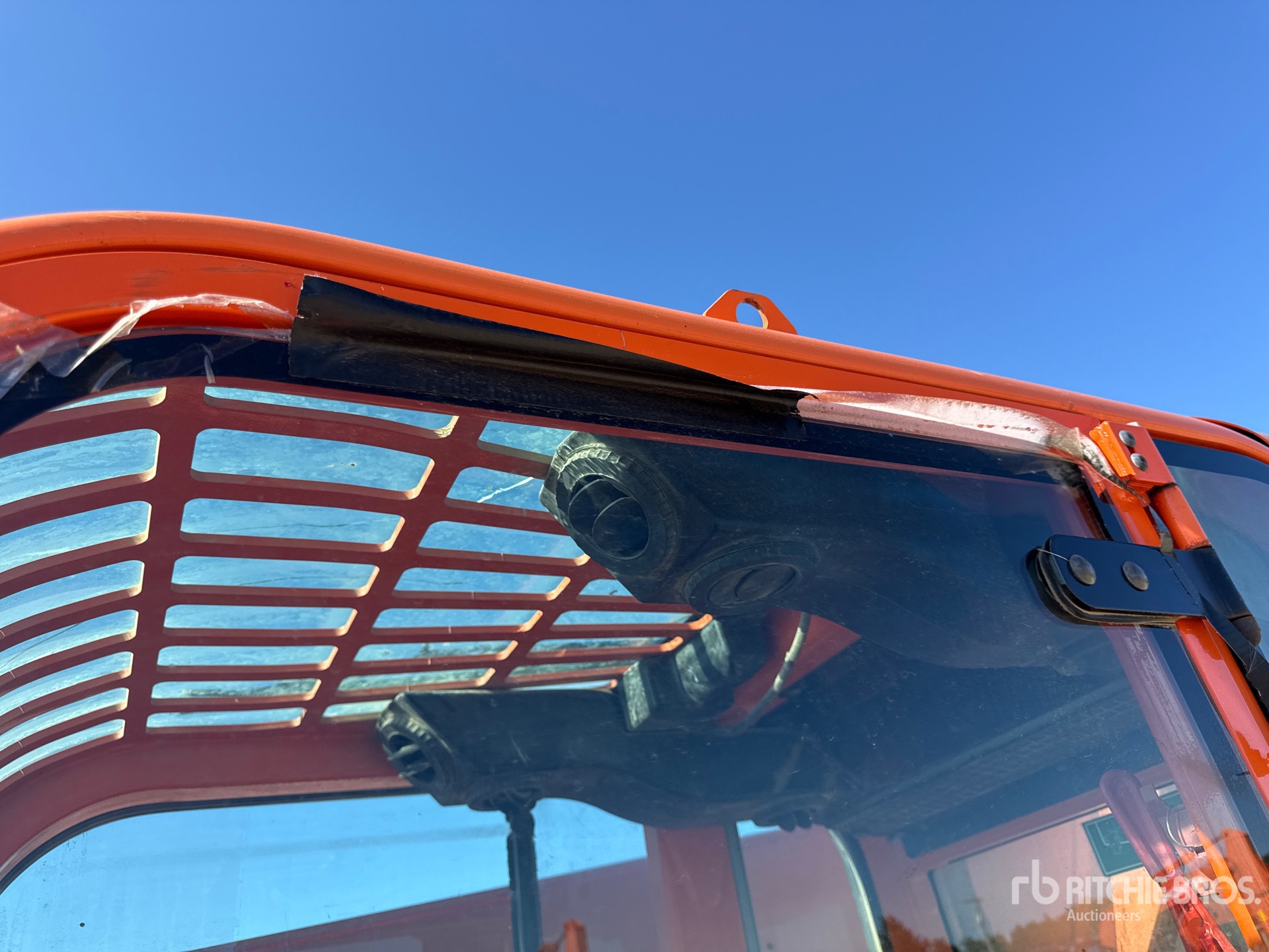 2016 JLG 8042
