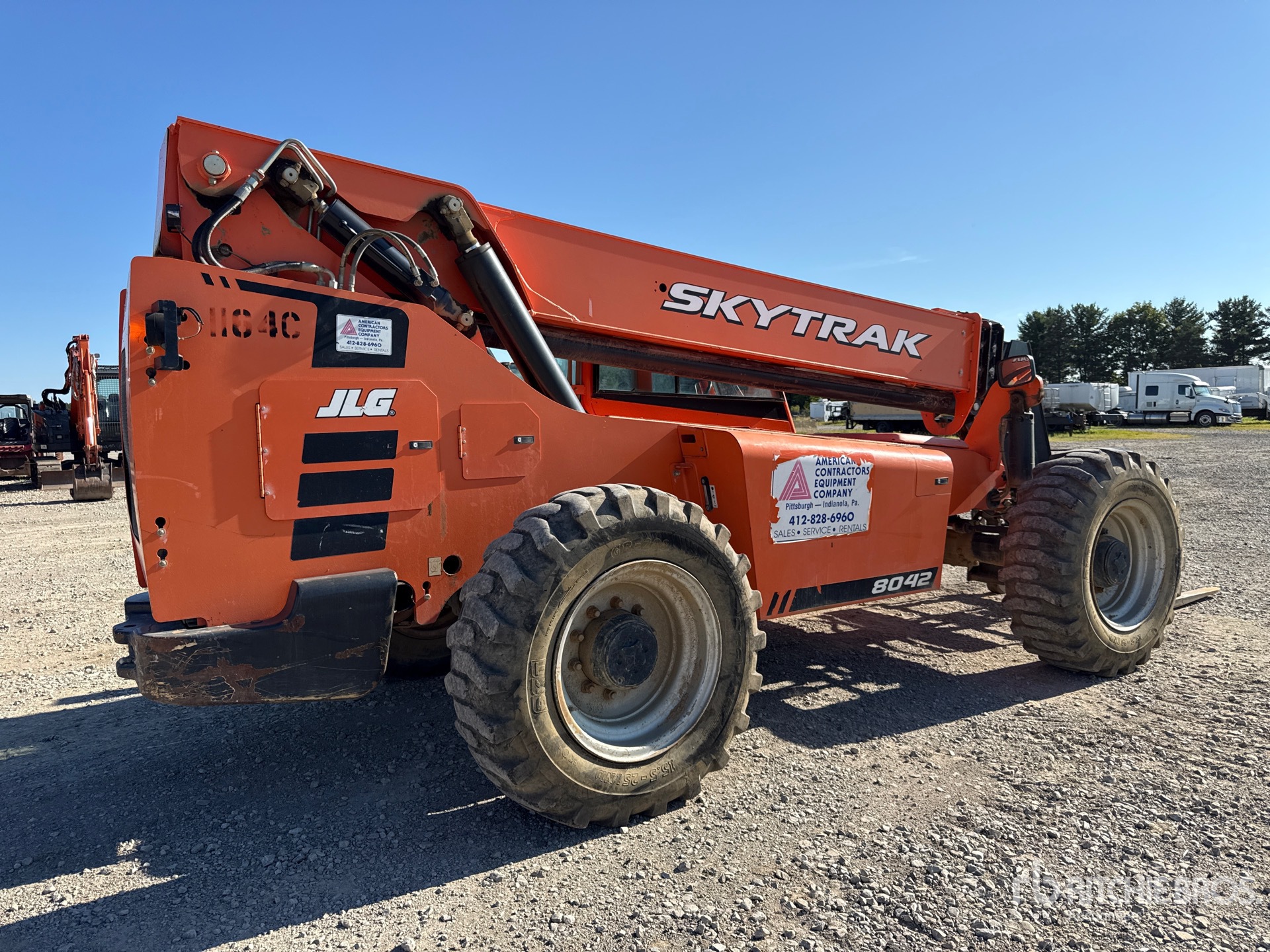 General Appearance with Picture, Right Rear Corner