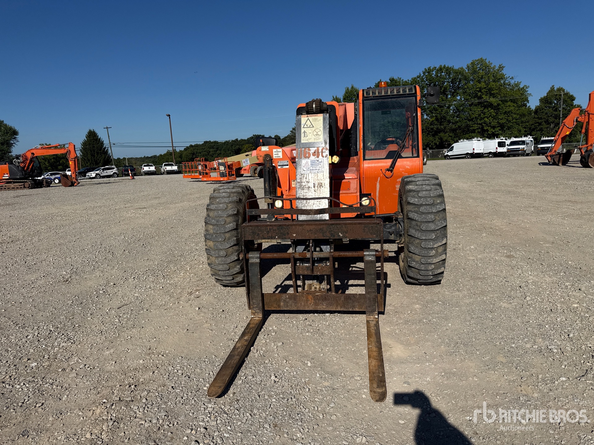 2016 JLG 8042