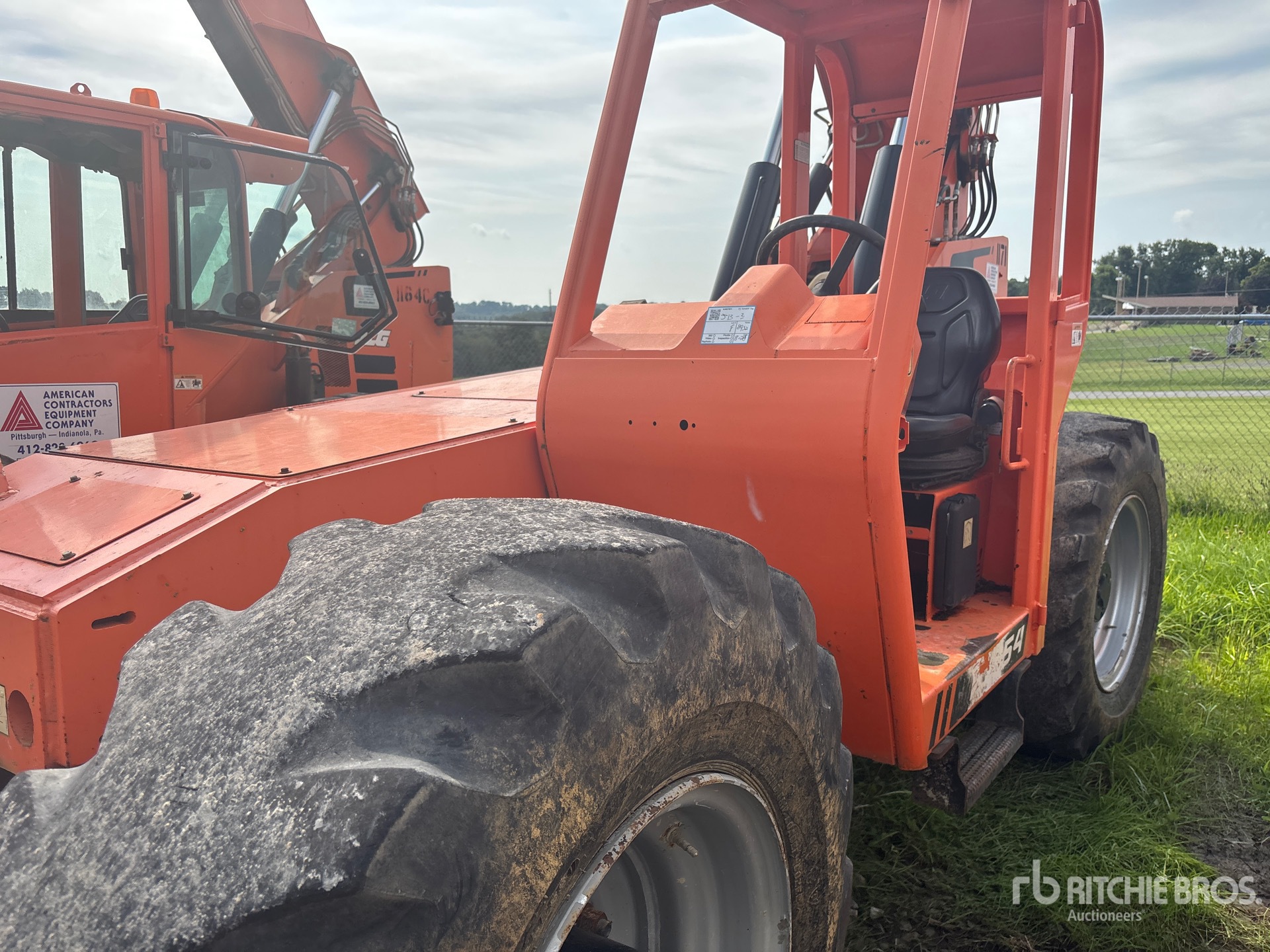 2018 JLG 10054