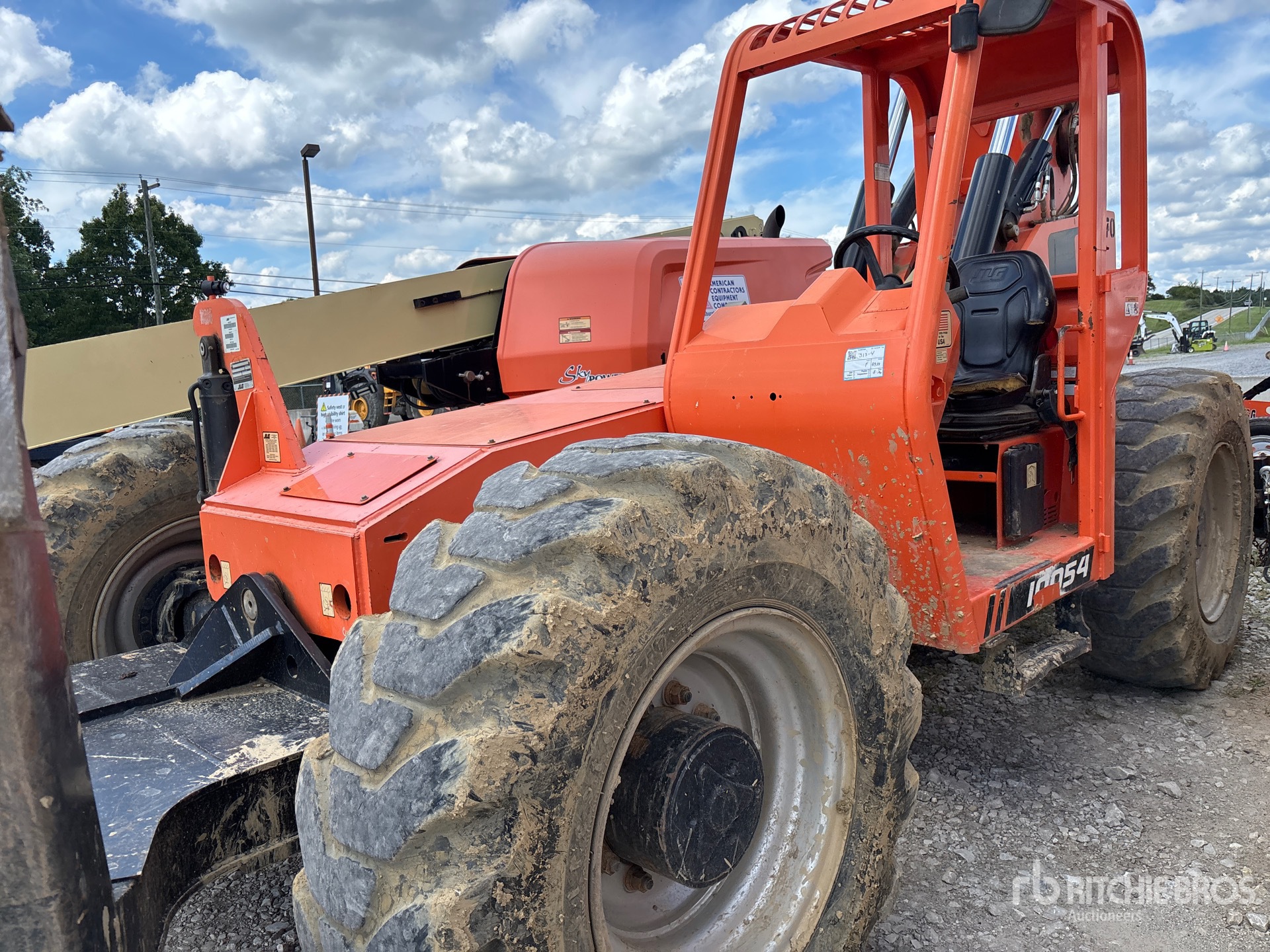 2018 JLG 10054